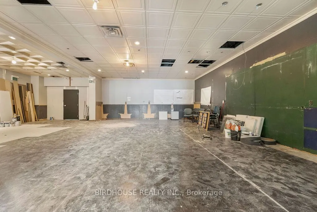 189 Kent Street W, #106