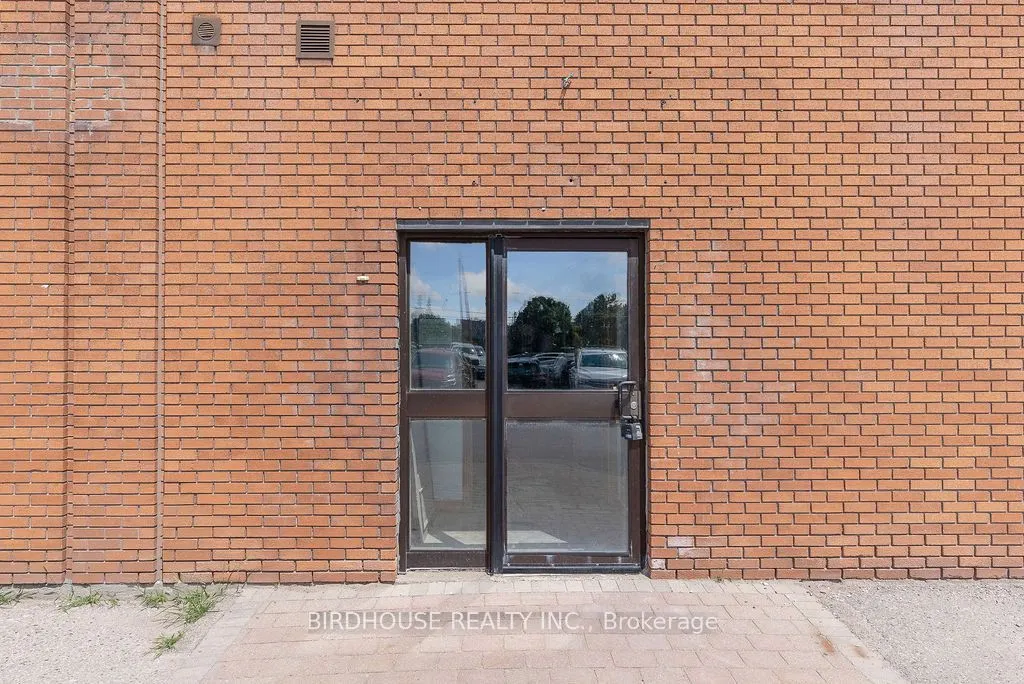 189 Kent Street W, #106
