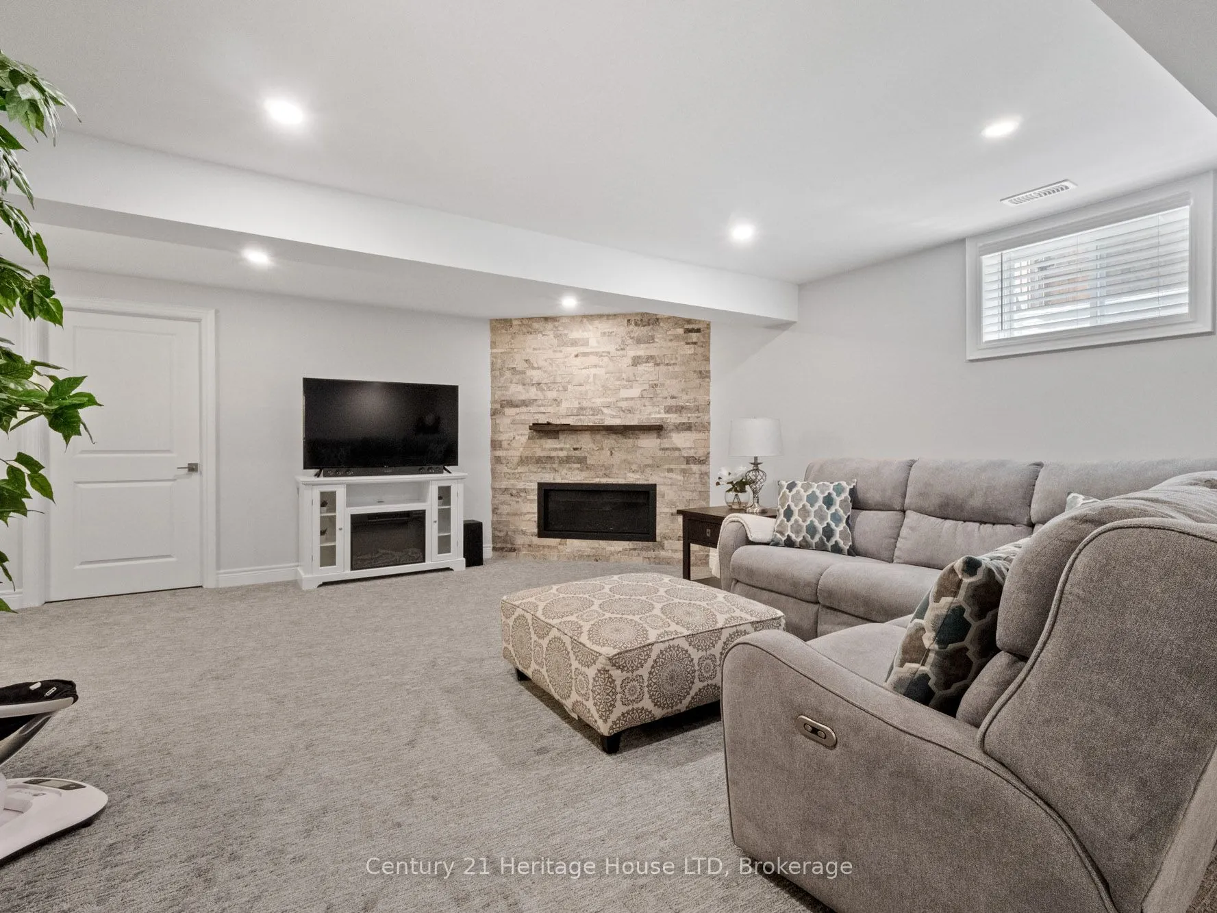 281 REGATTA Drive