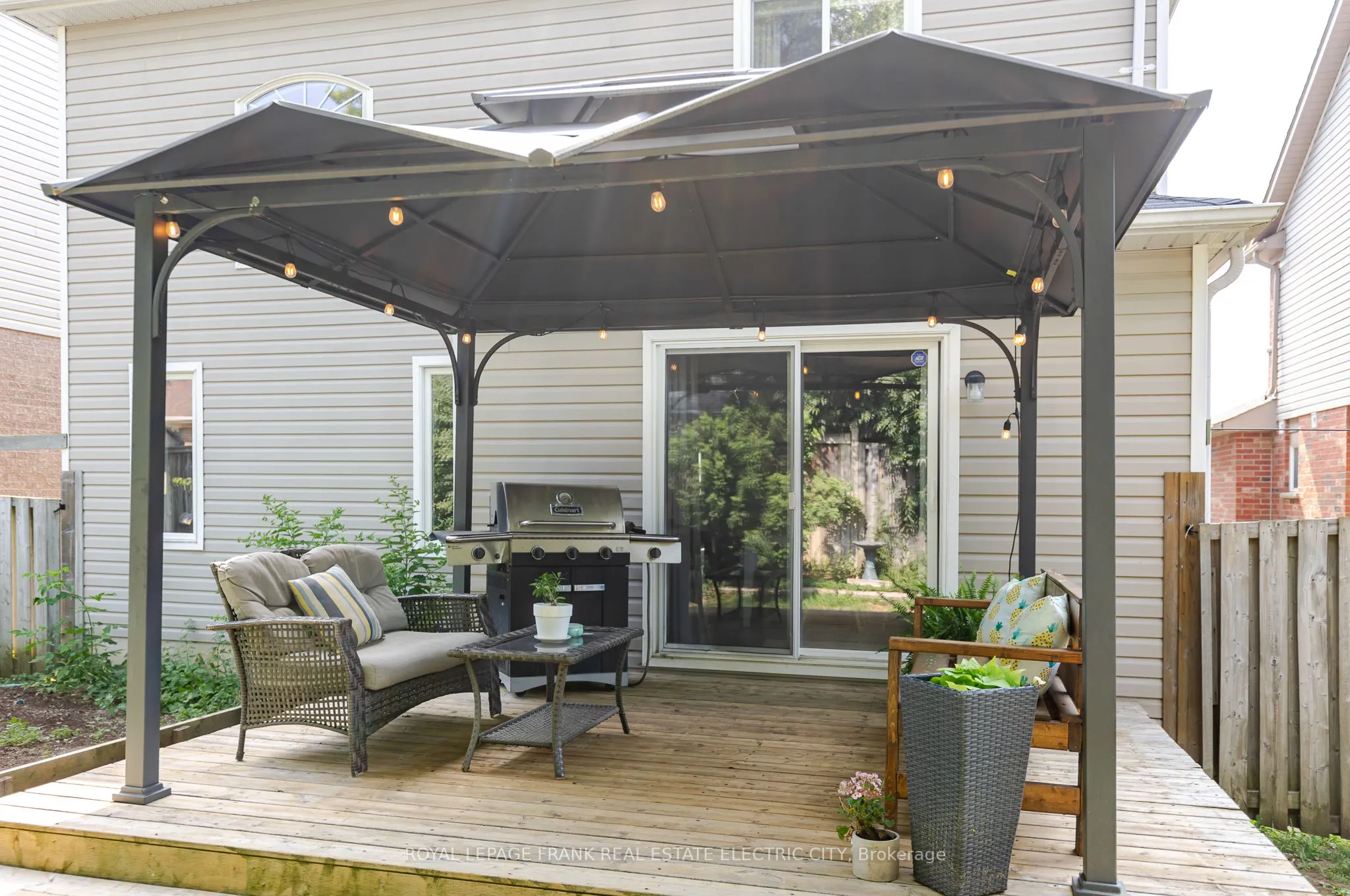 664 Tully Crescent