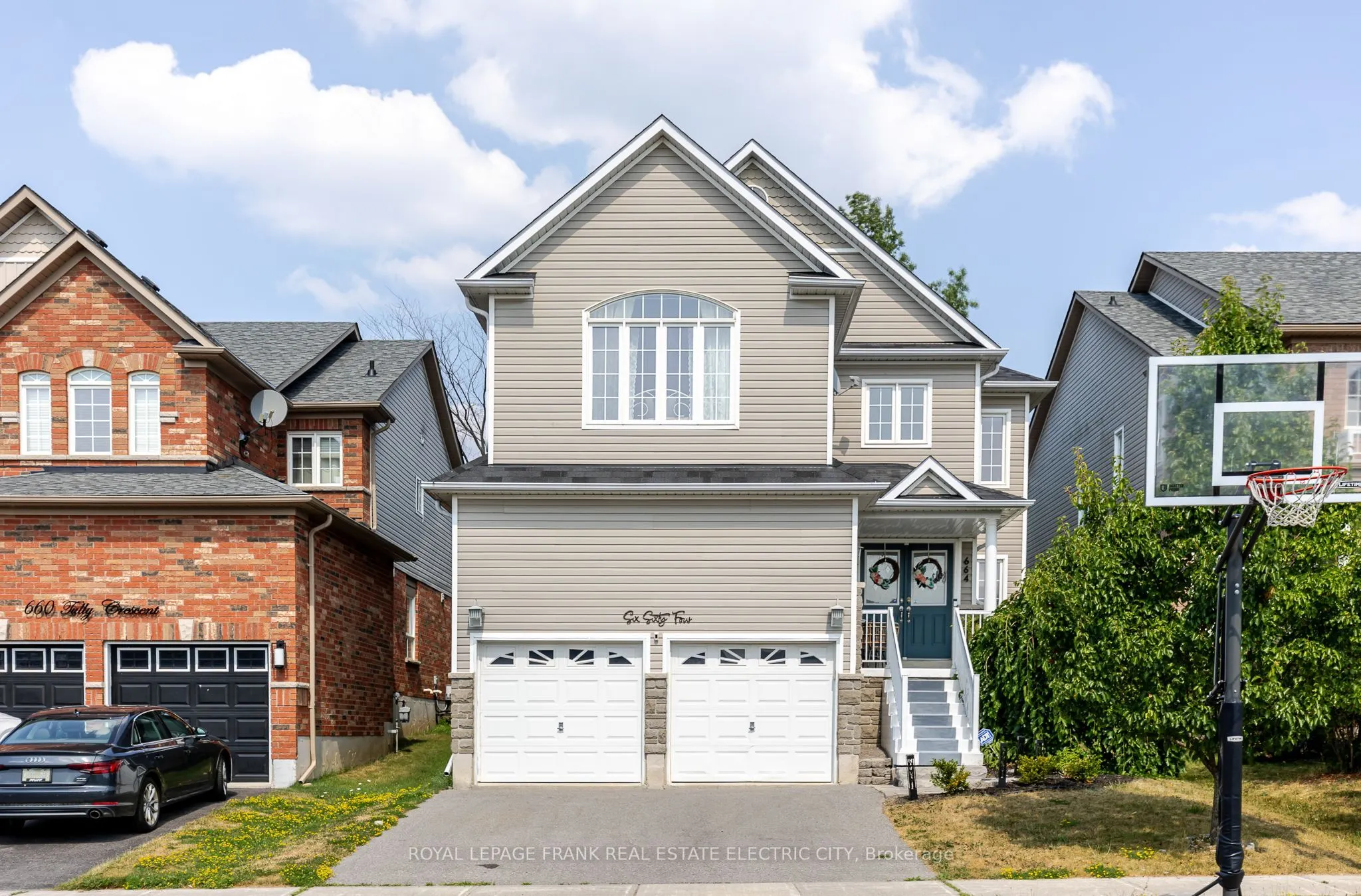 664 Tully Crescent