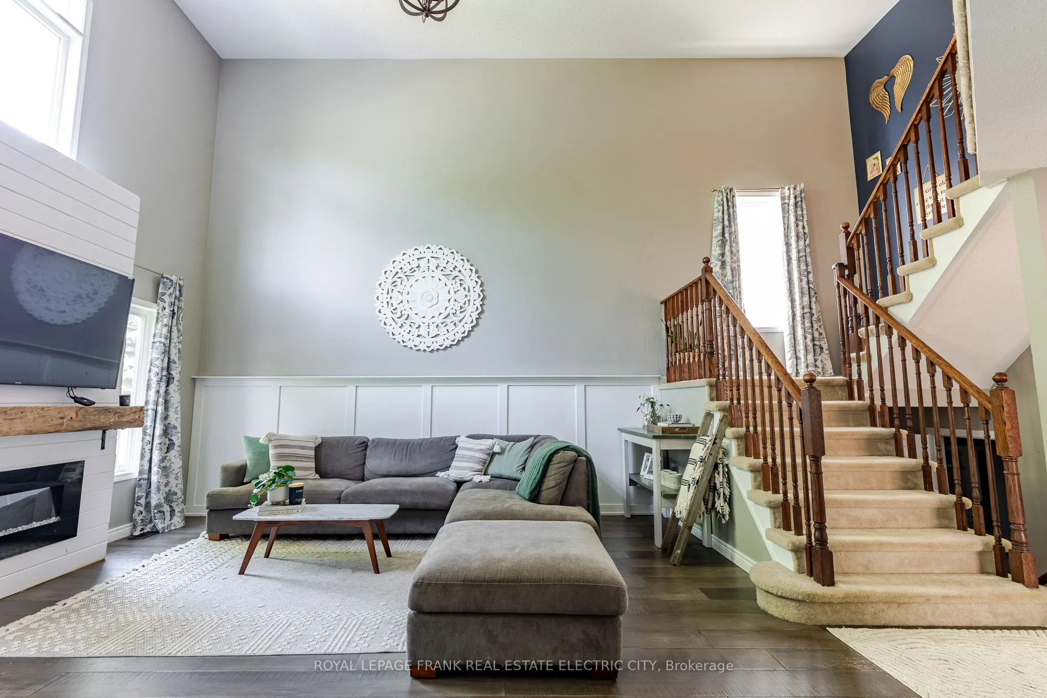 664 Tully Crescent