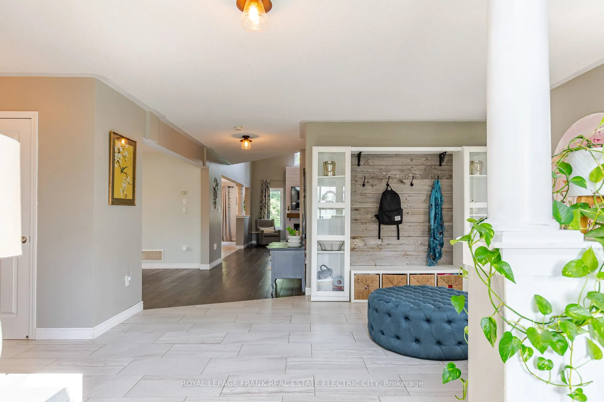 664 Tully Crescent