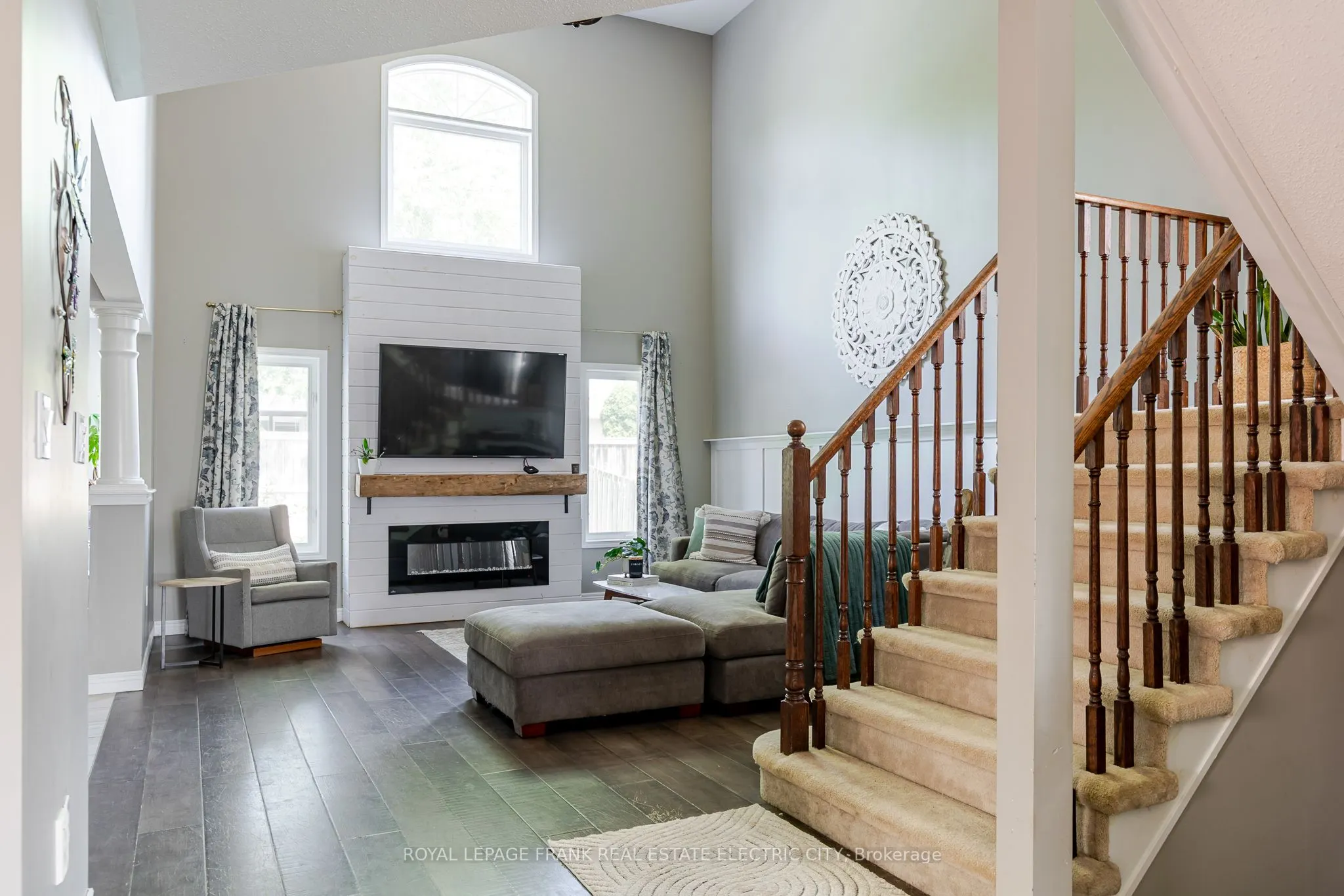 664 Tully Crescent