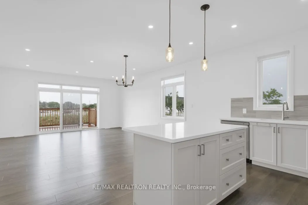 20 Summit Crescent