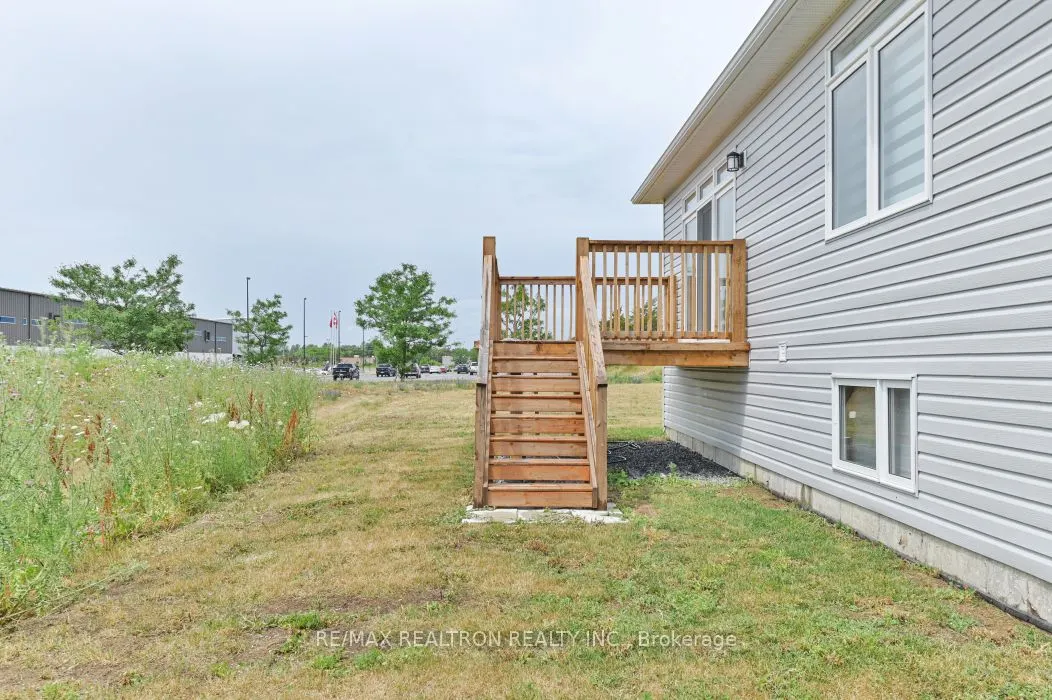 20 Summit Crescent