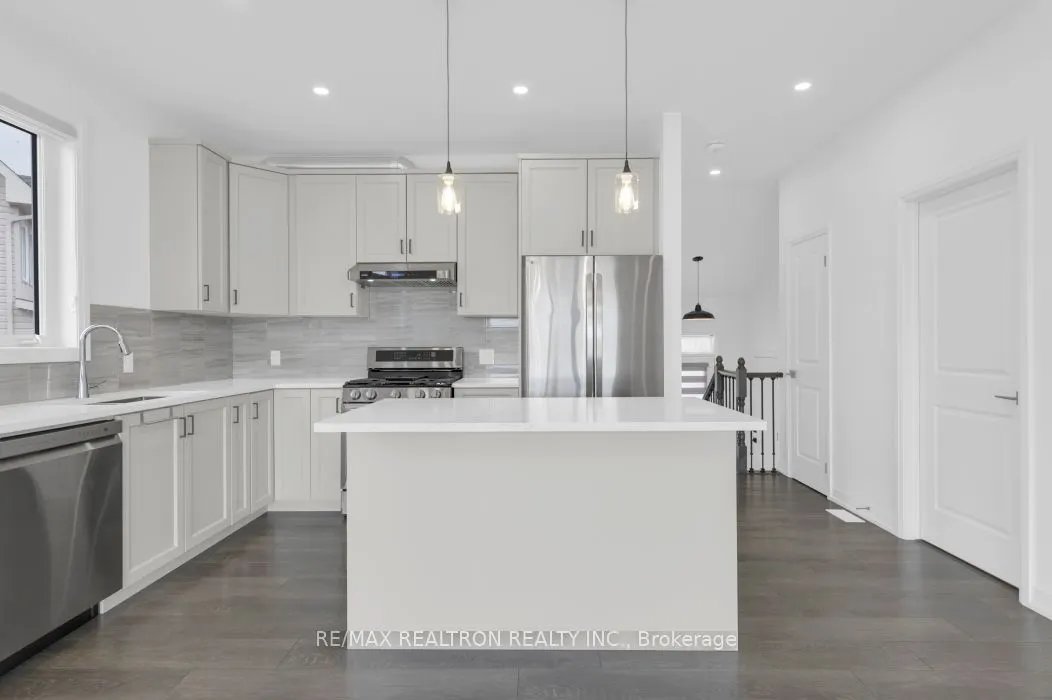 20 Summit Crescent
