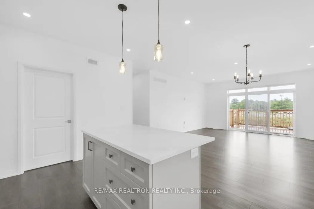 20 Summit Crescent