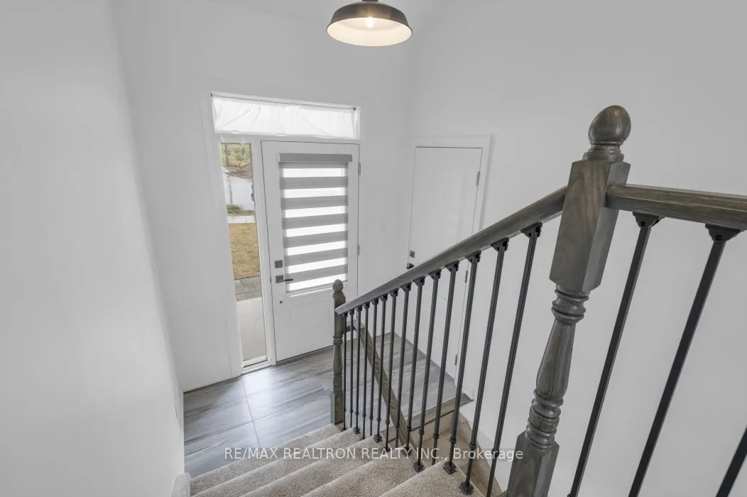20 Summit Crescent