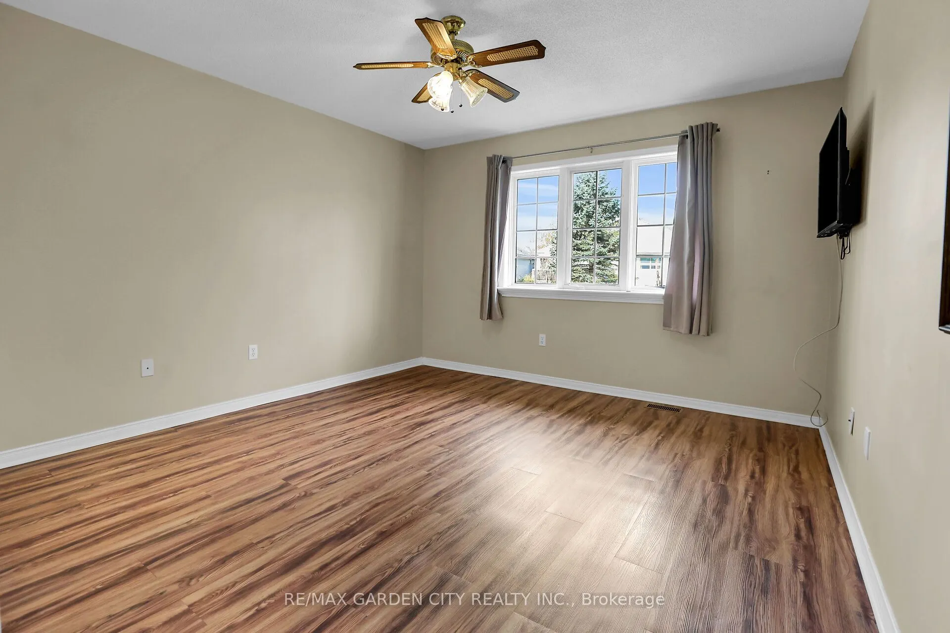 7 Village Drive, #42