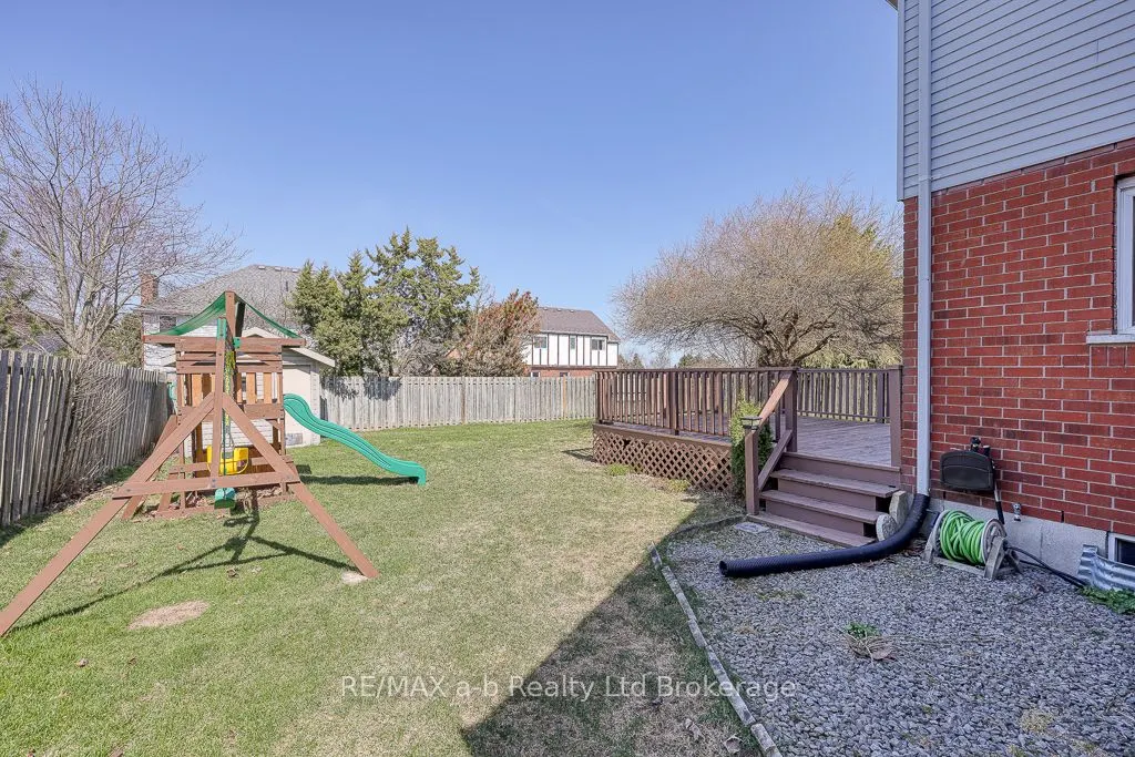322 Lansdowne Avenue