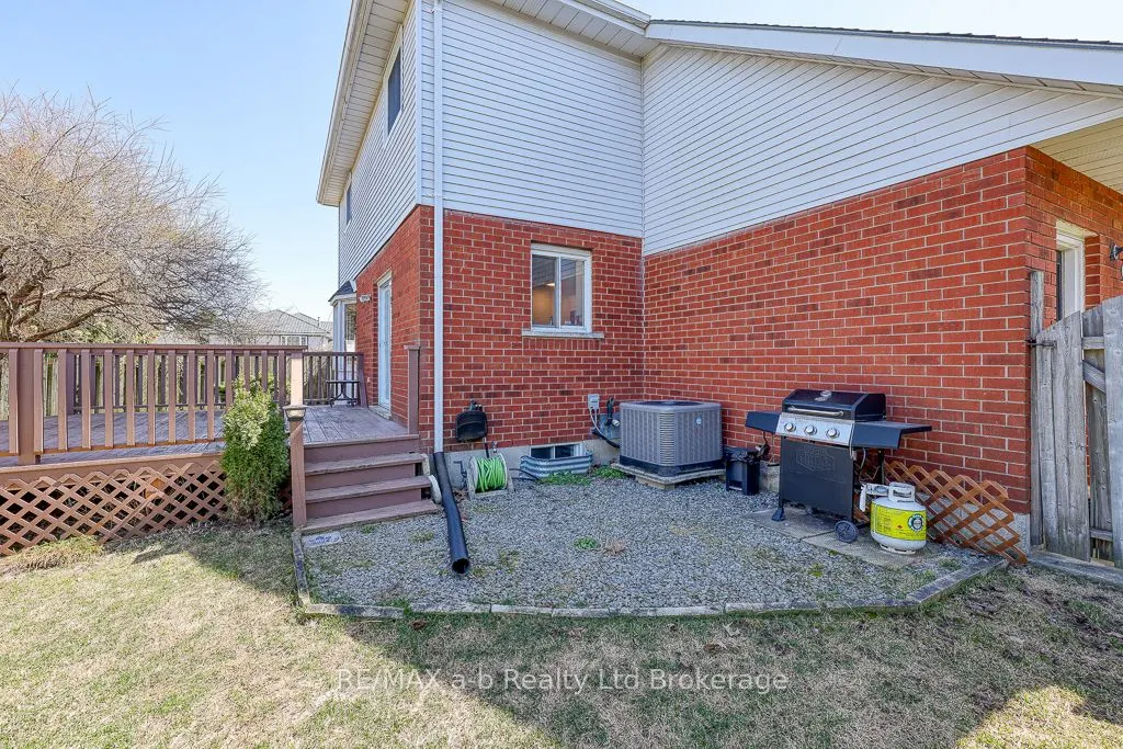 322 Lansdowne Avenue