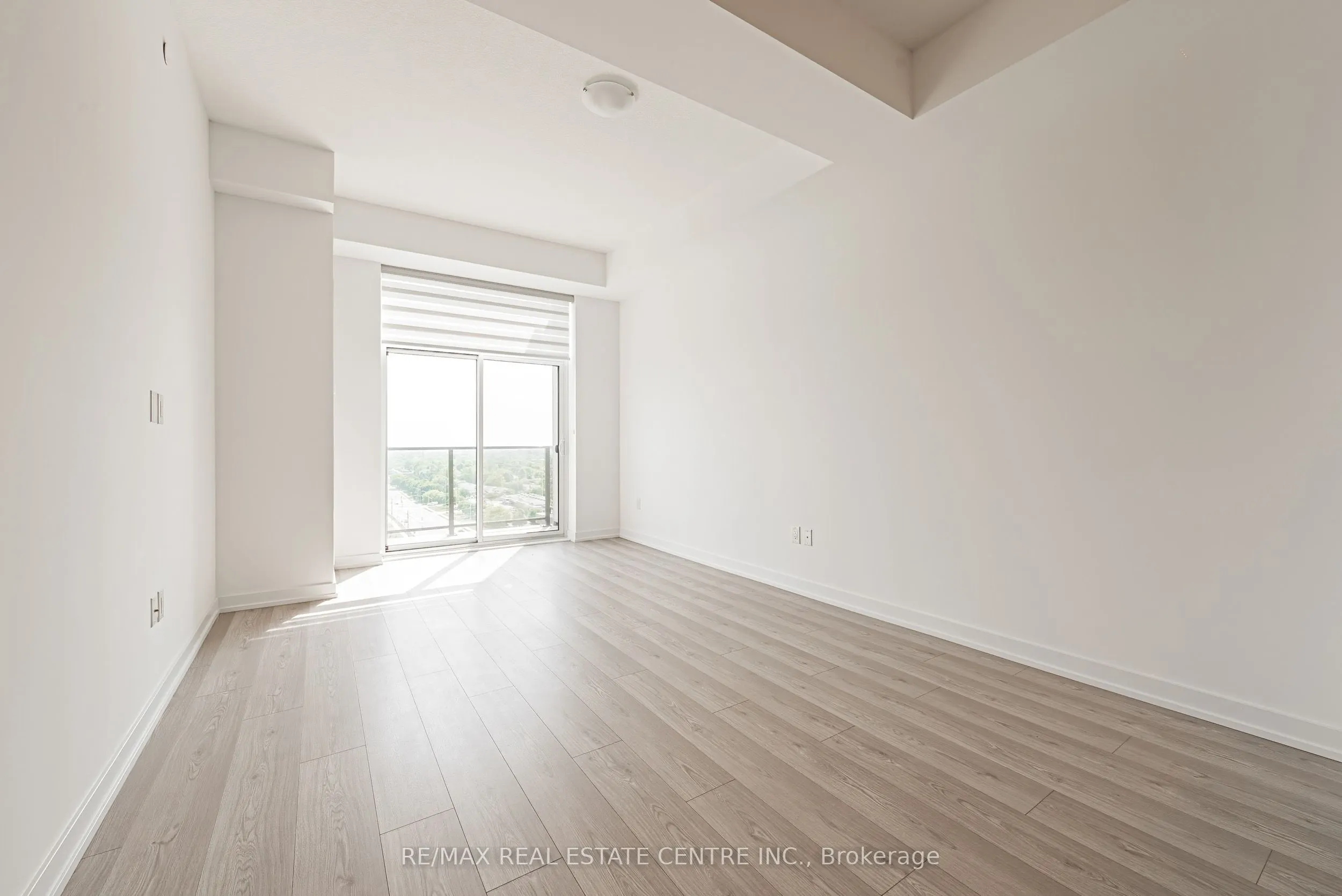 450 Dundas Street E, #1213