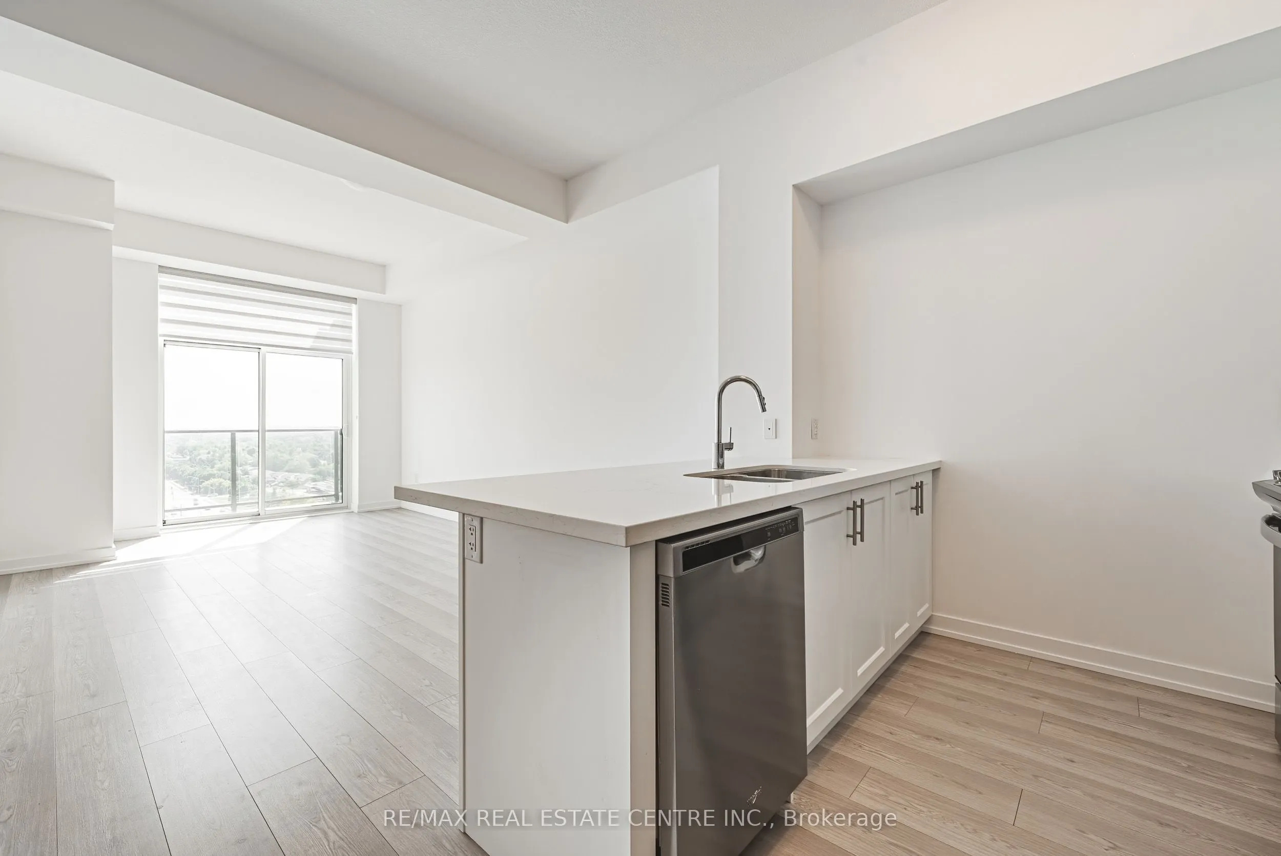 450 Dundas Street E, #1213