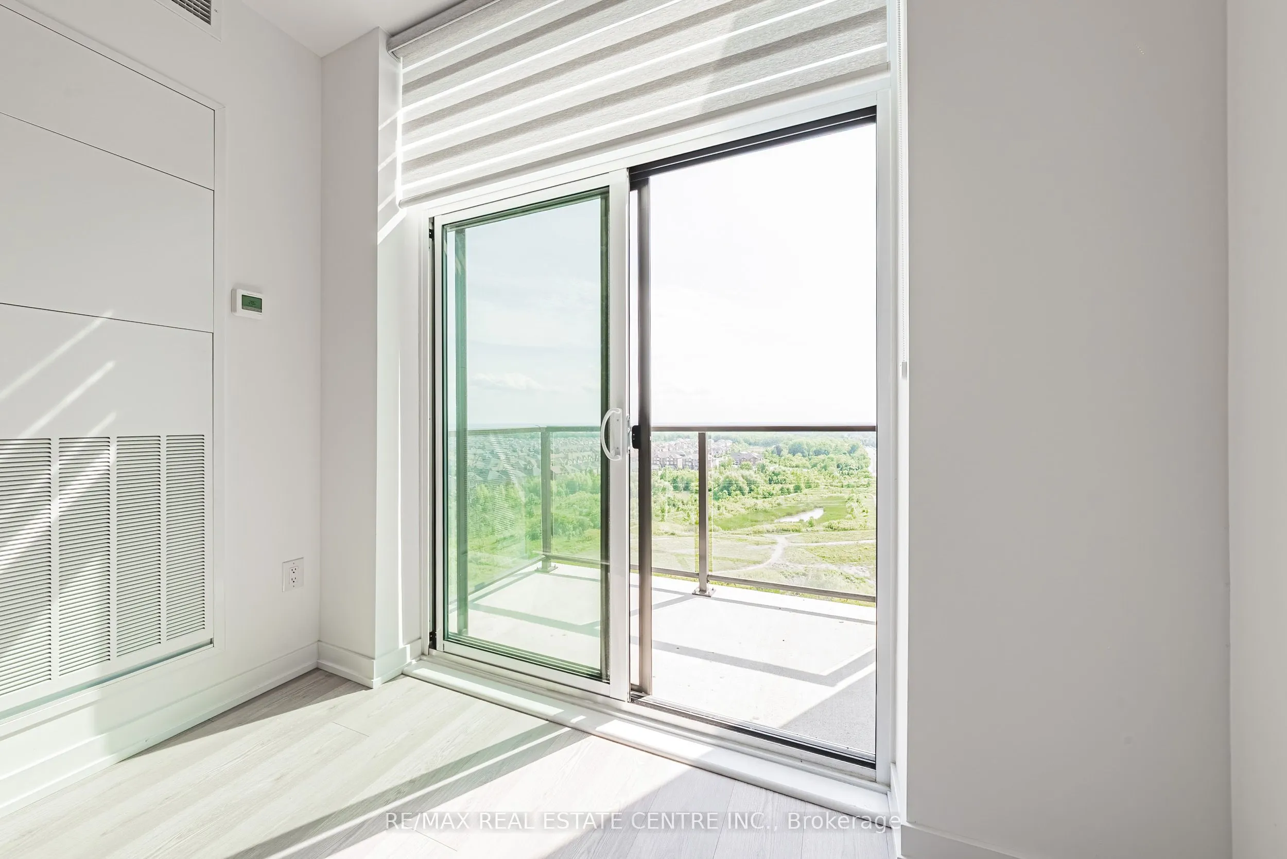 450 Dundas Street E, #1213