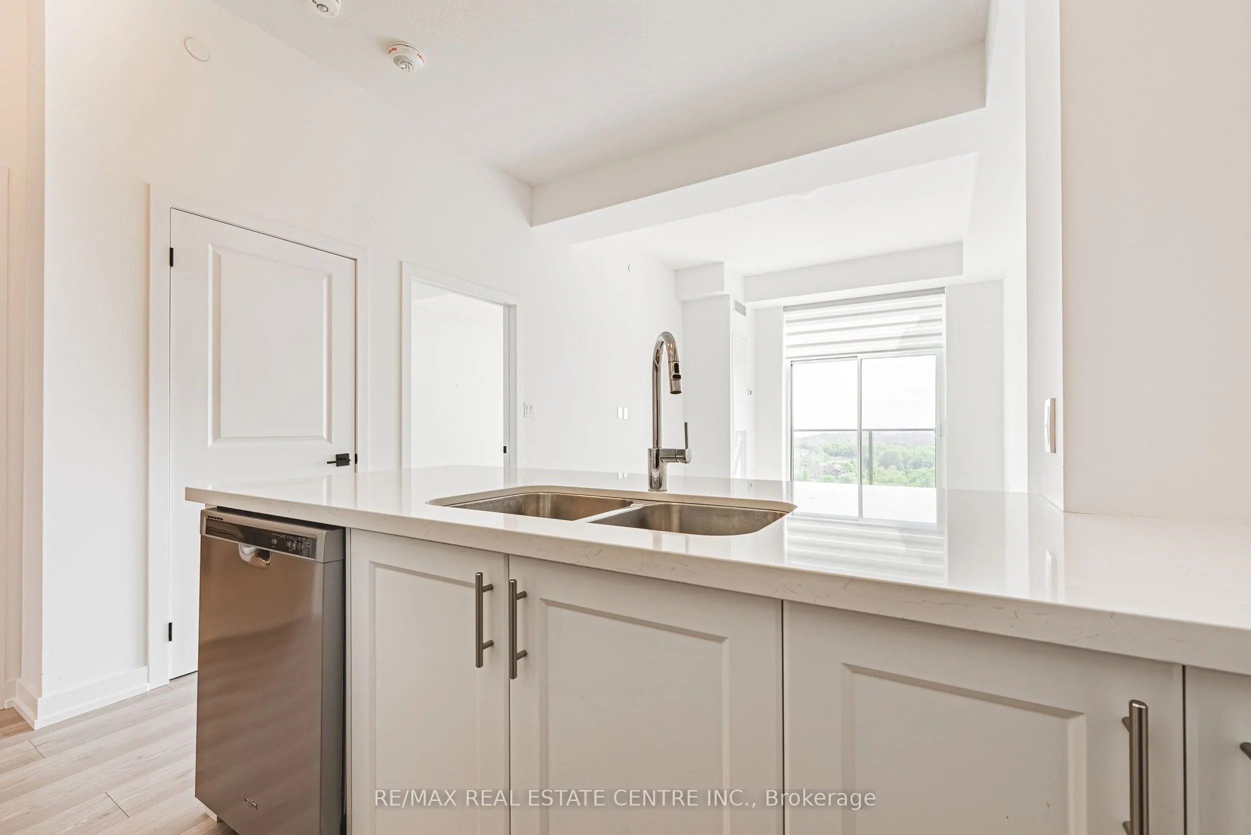 450 Dundas Street E, #1213