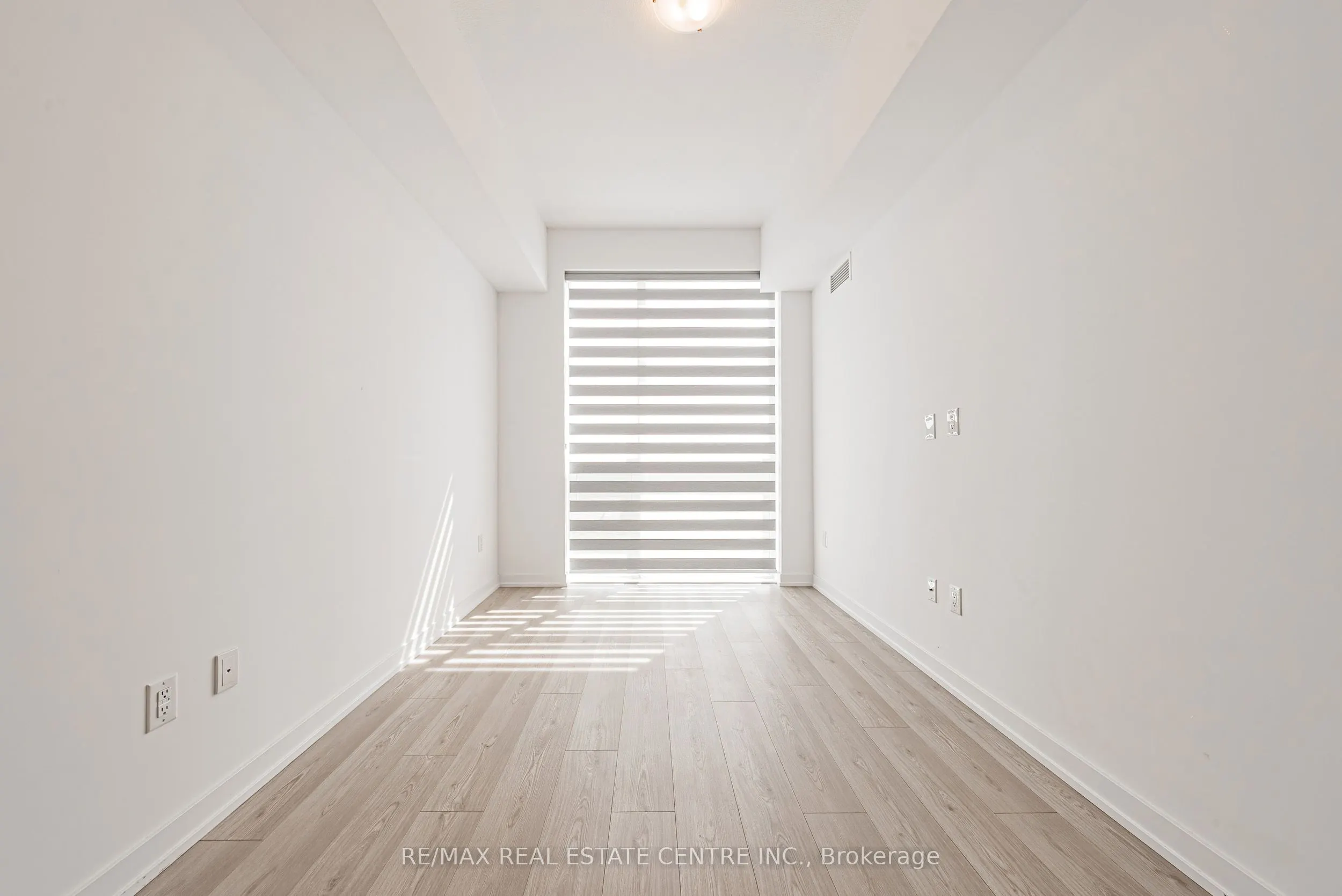 450 Dundas Street E, #1213