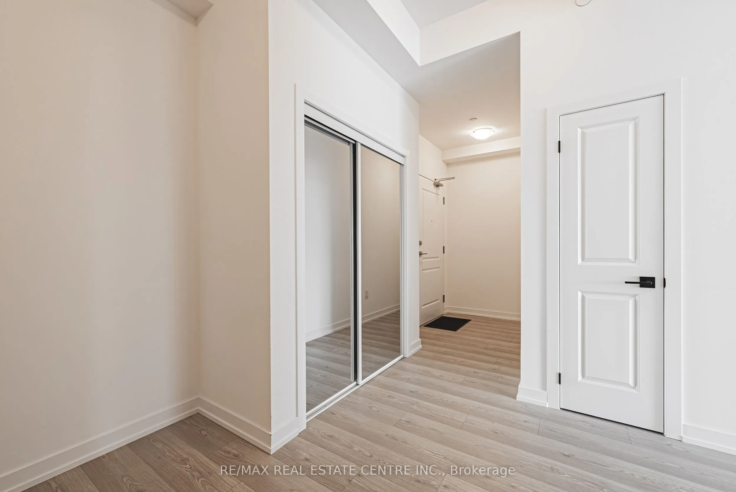 450 Dundas Street E, #1213