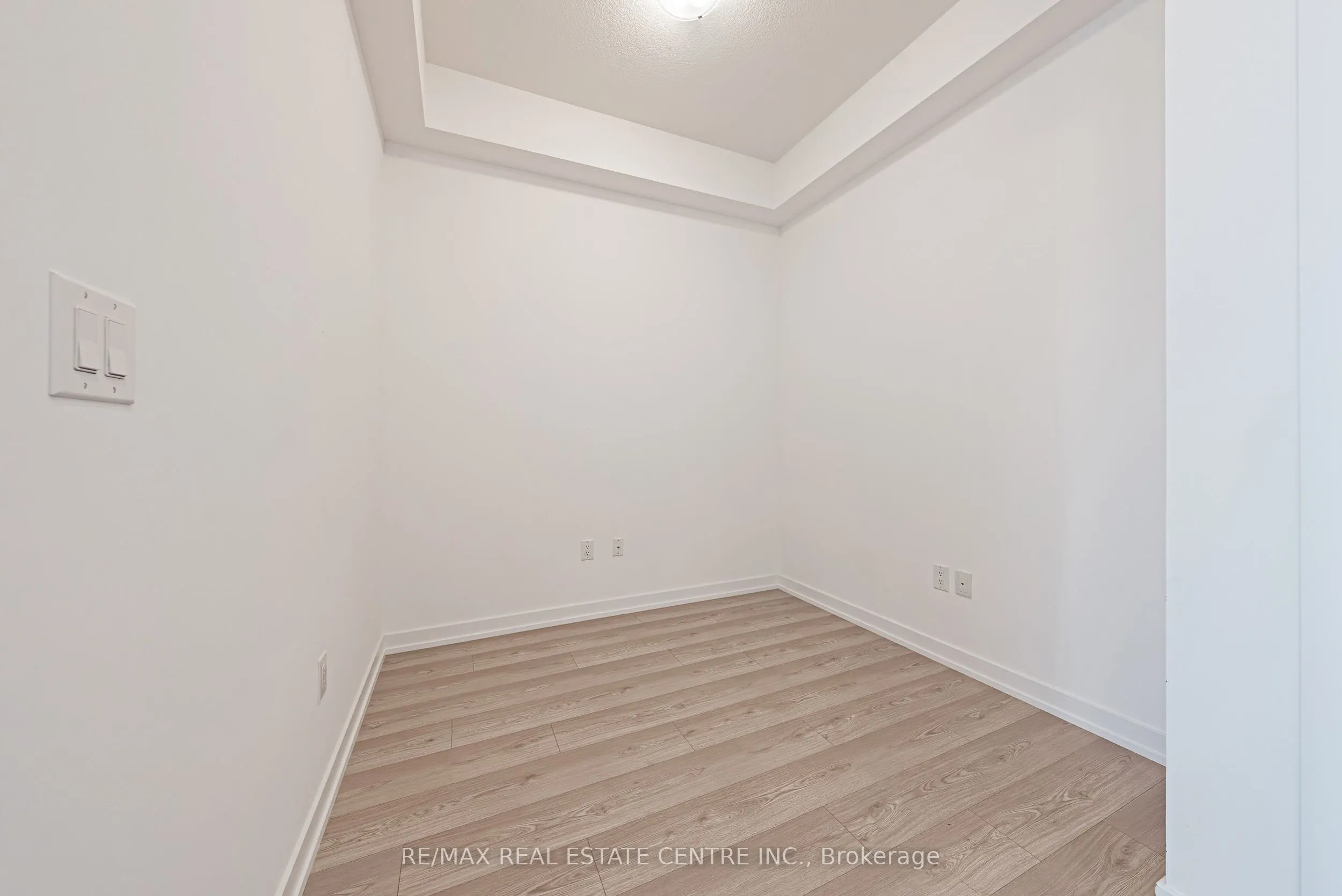 450 Dundas Street E, #1213