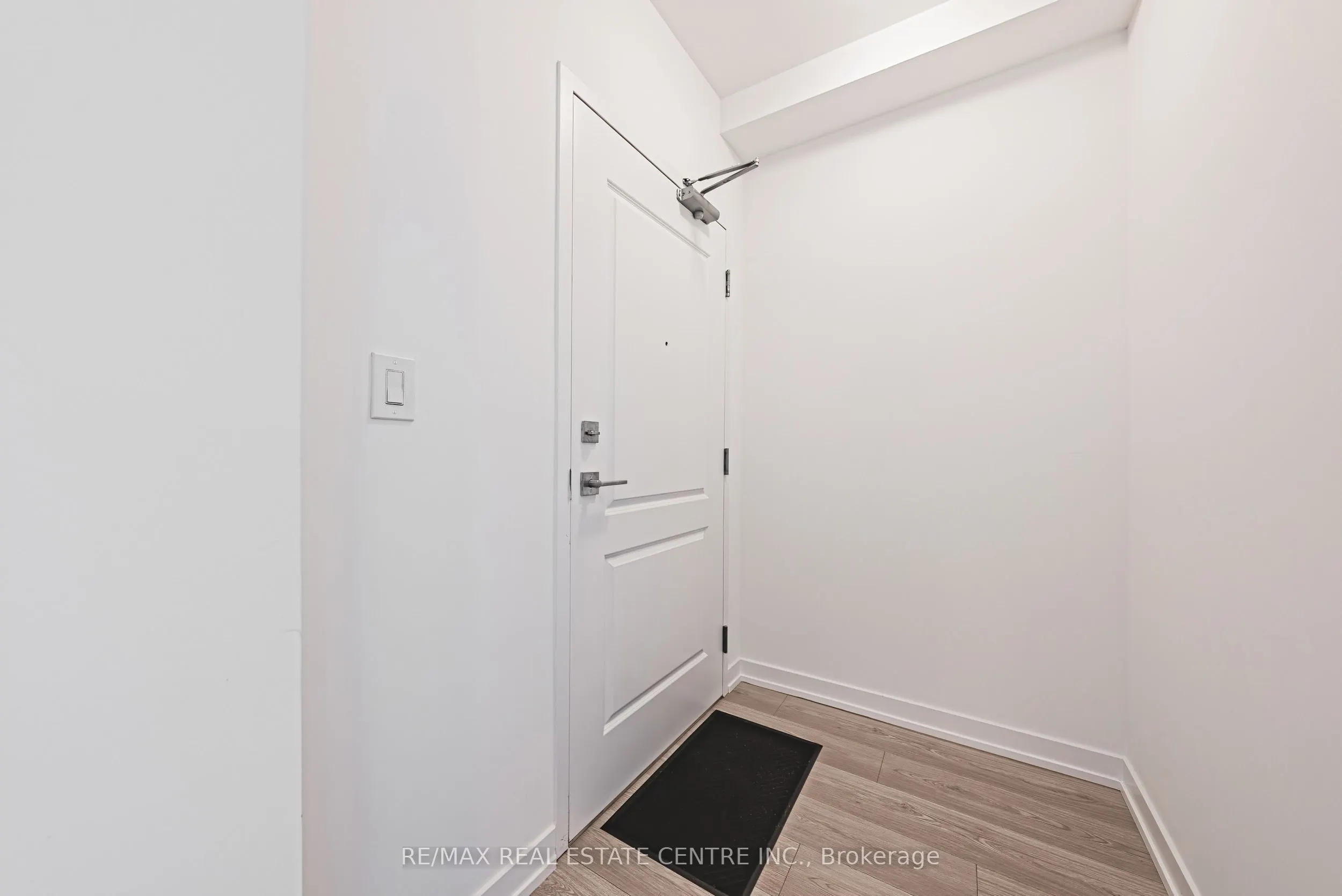 450 Dundas Street E, #1213