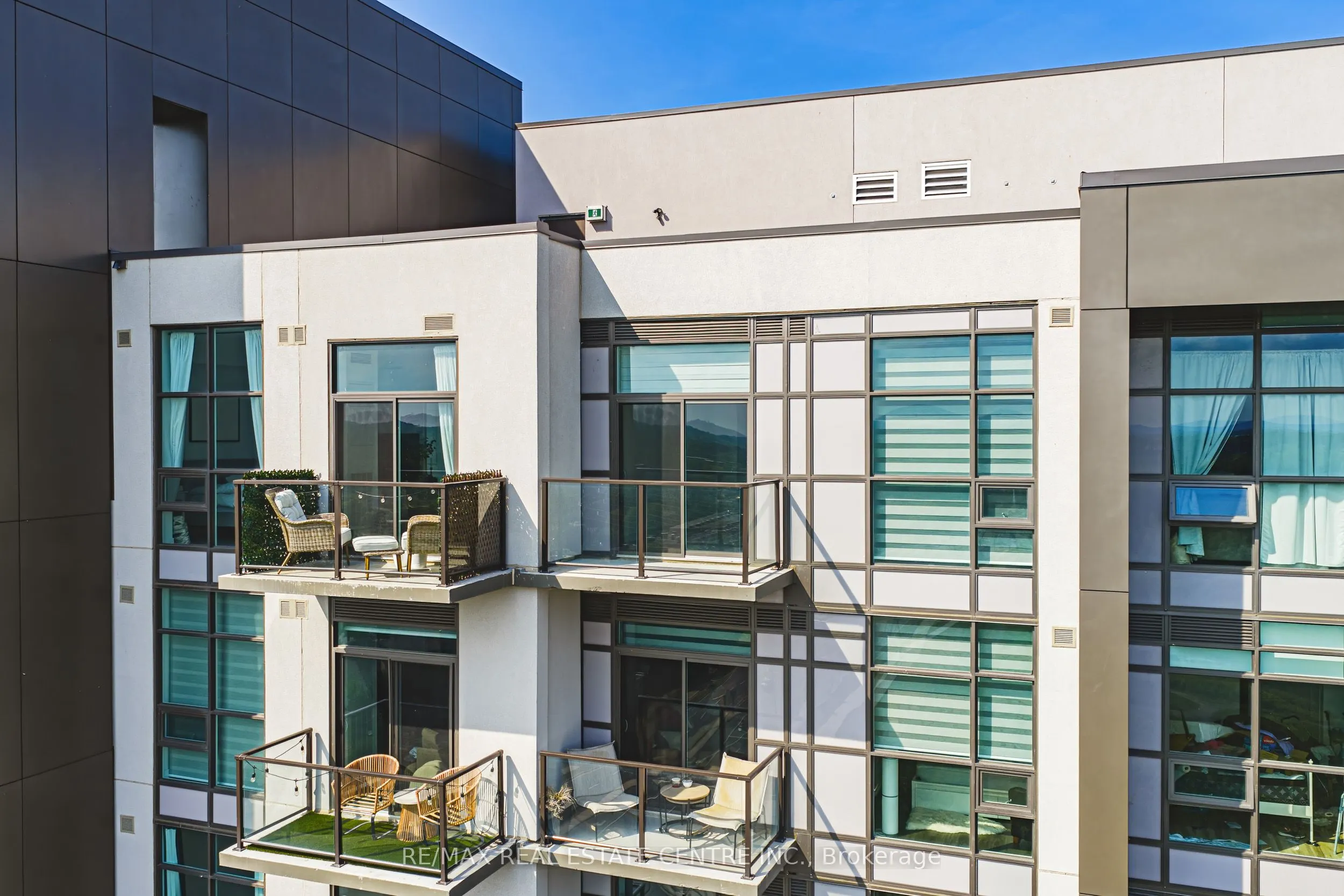 450 Dundas Street E, #1213