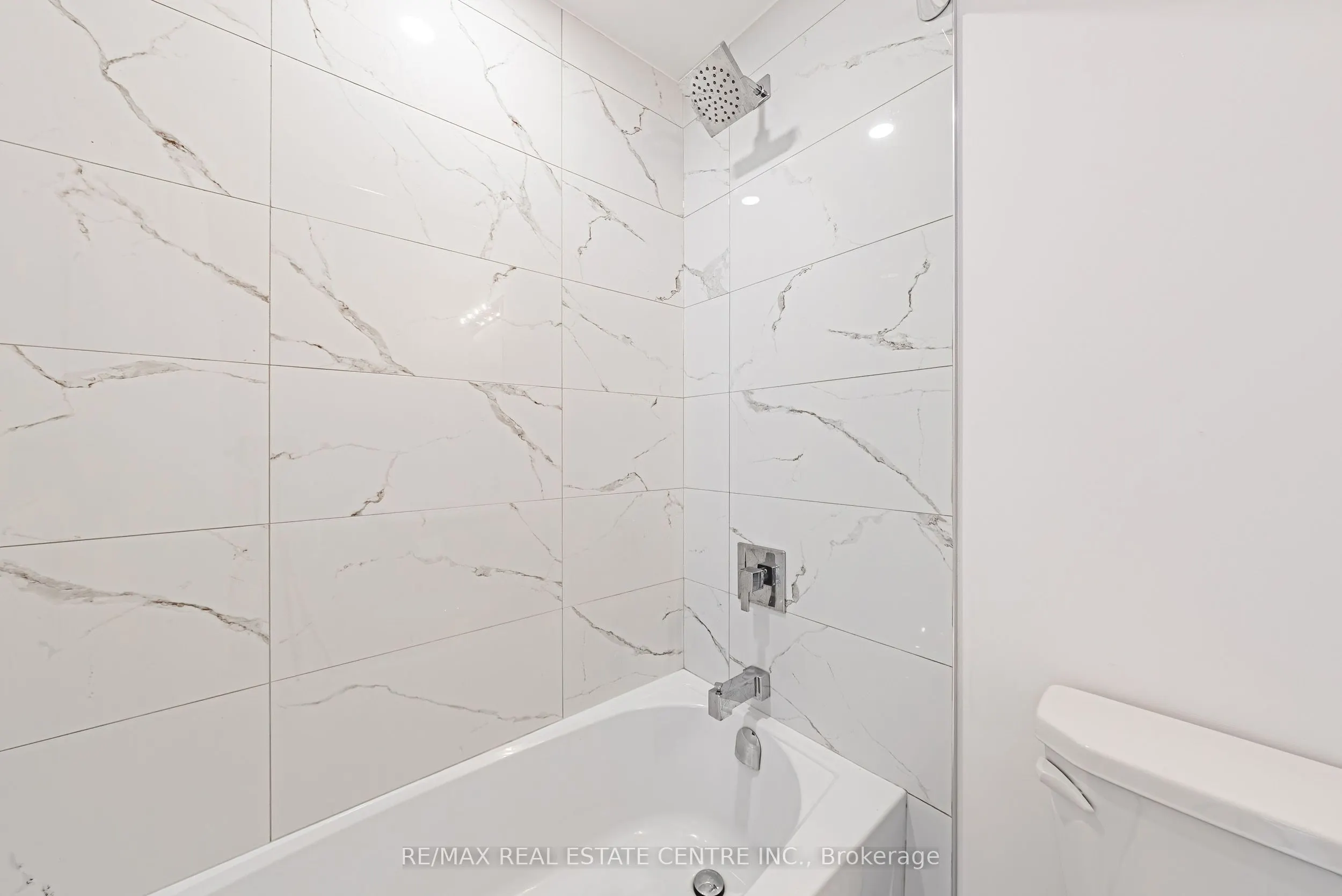 450 Dundas Street E, #1213