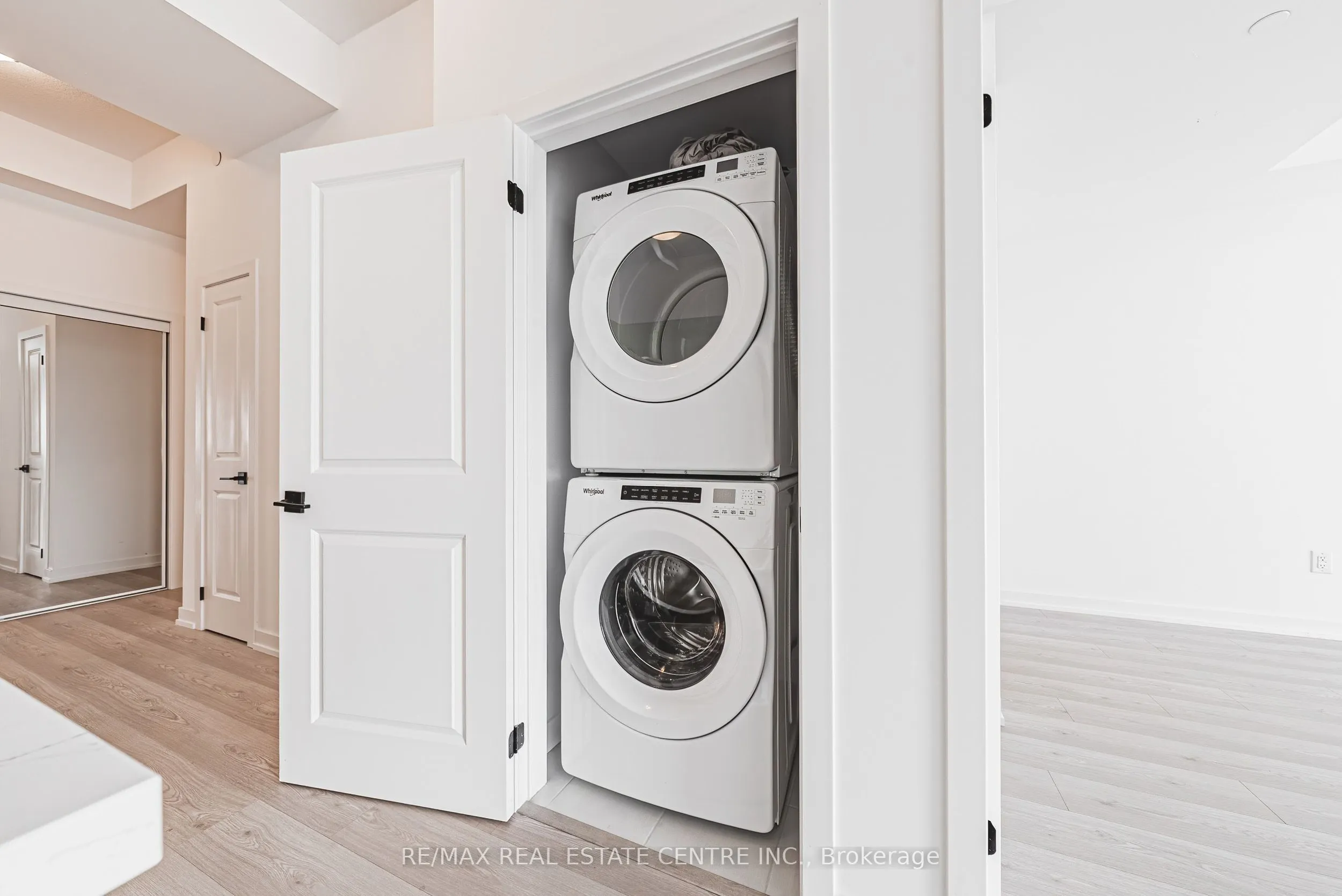 450 Dundas Street E, #1213