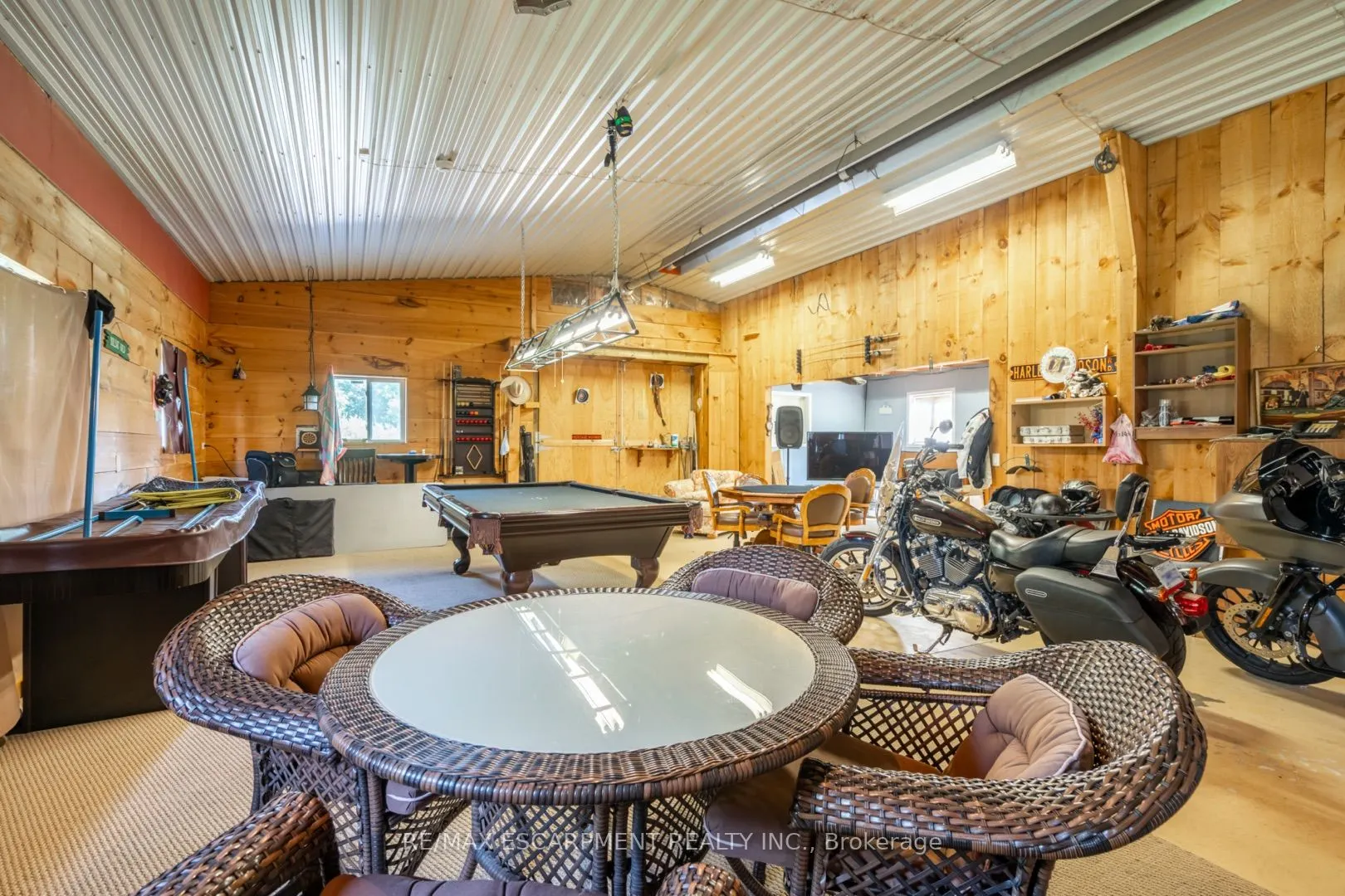 2172 CENTRE Road