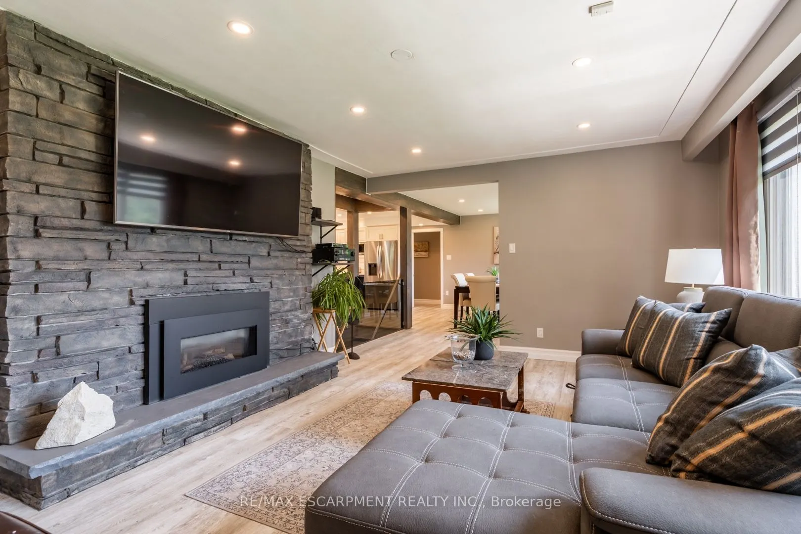 2172 CENTRE Road