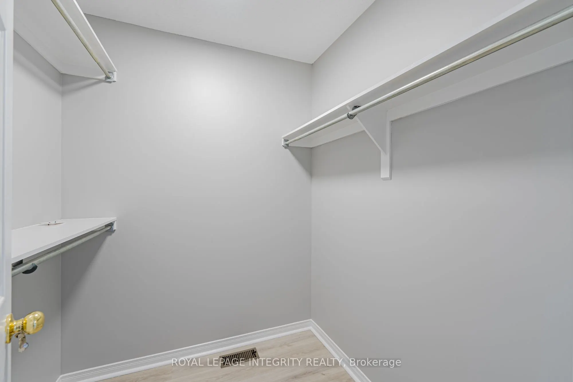 165 KINROSS Private