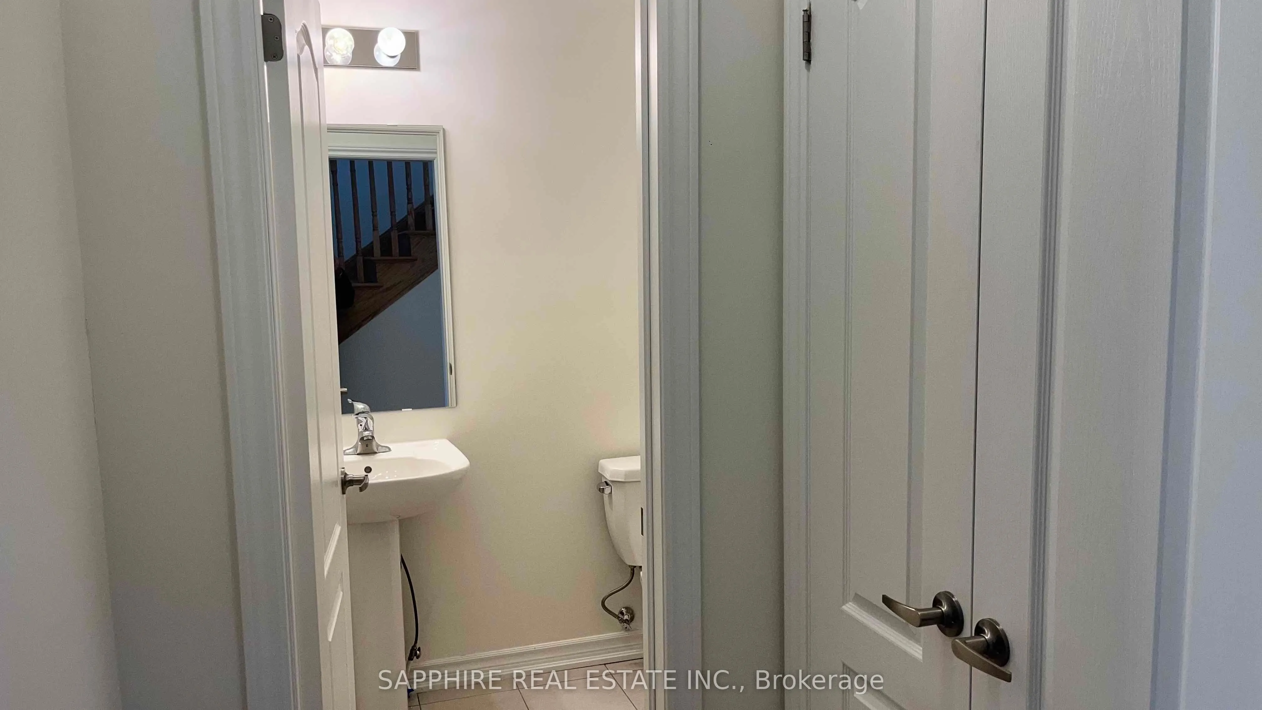 25 HUNTSWORTH Avenue