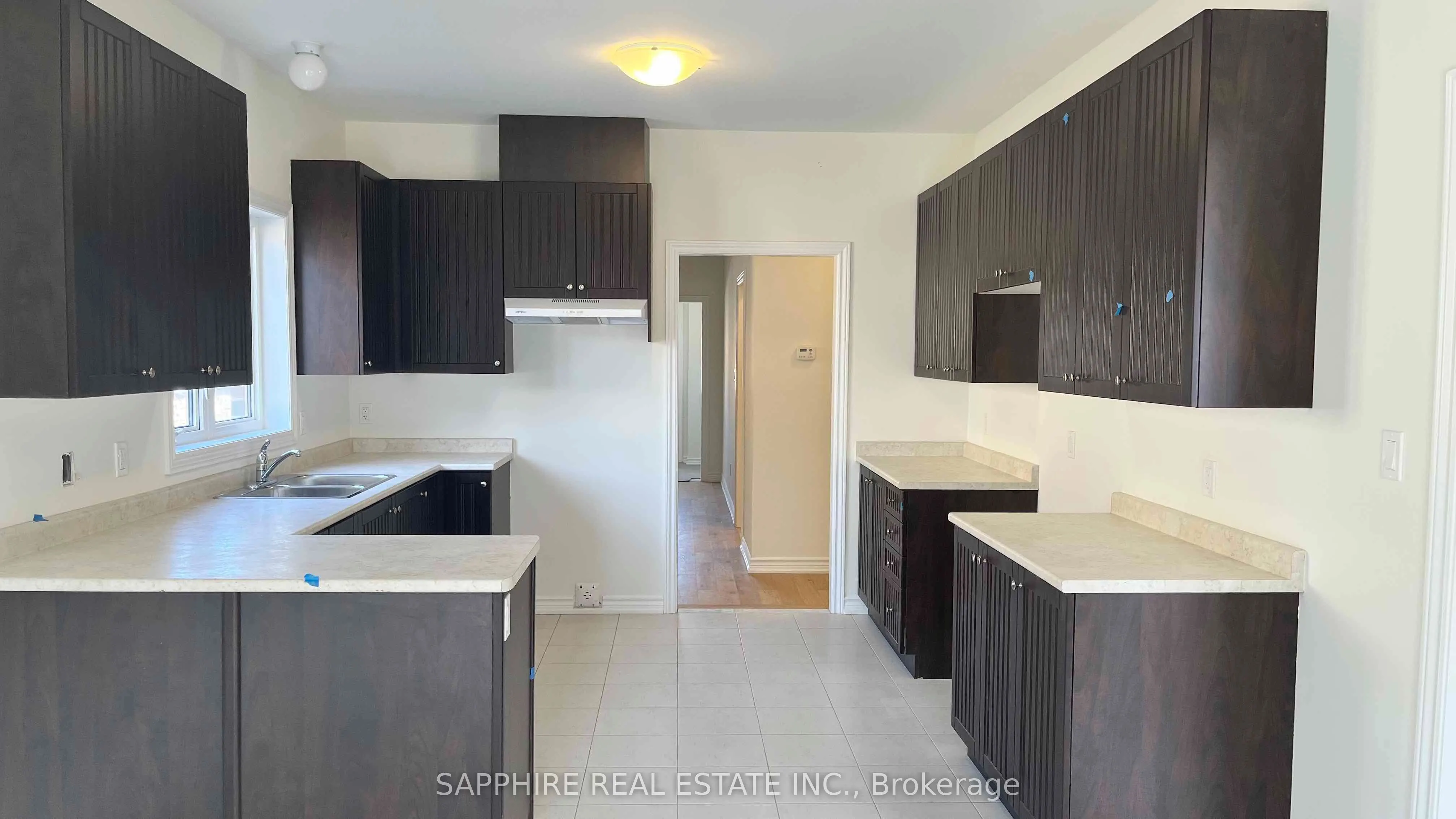 25 HUNTSWORTH Avenue