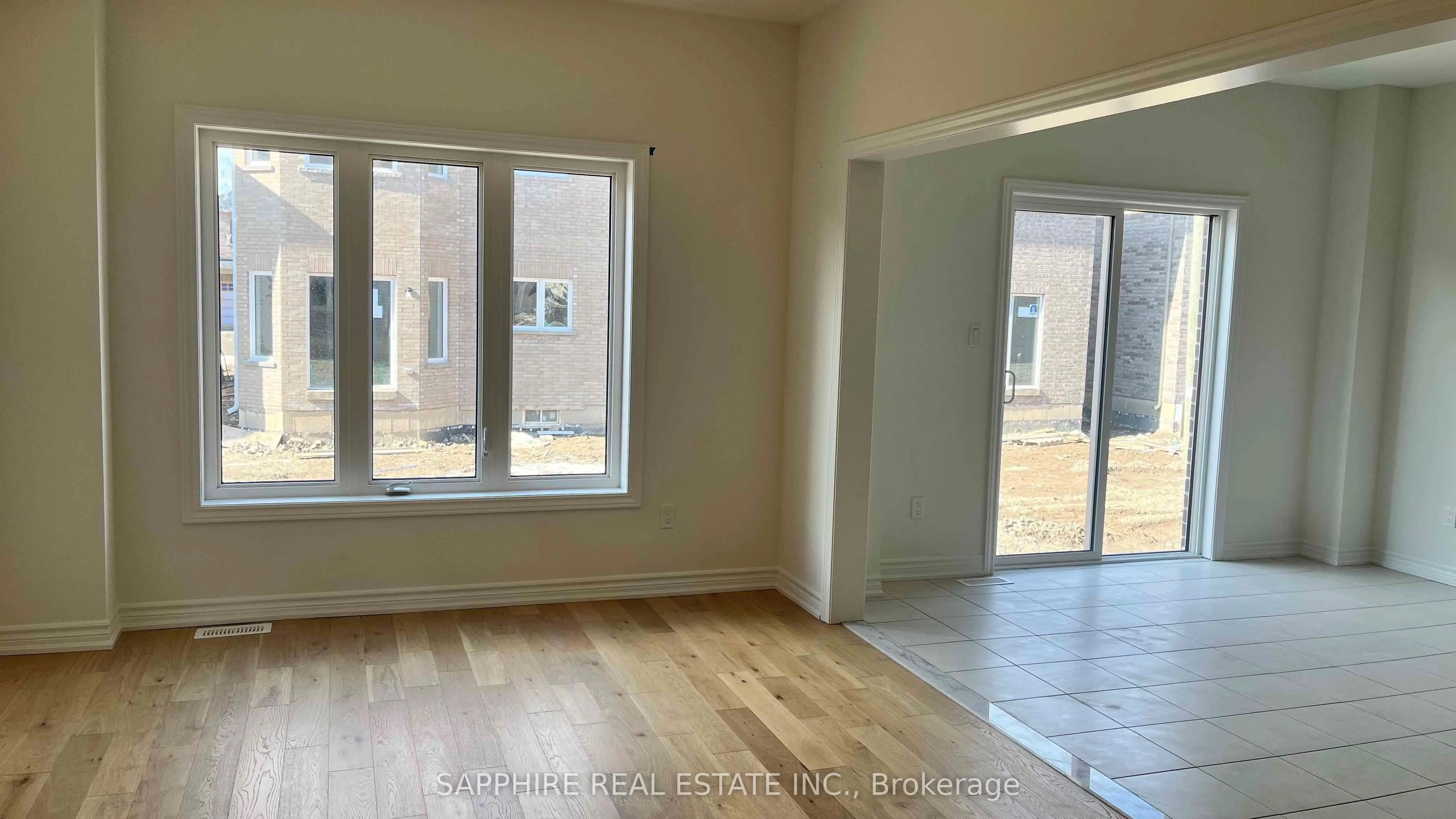 25 HUNTSWORTH Avenue
