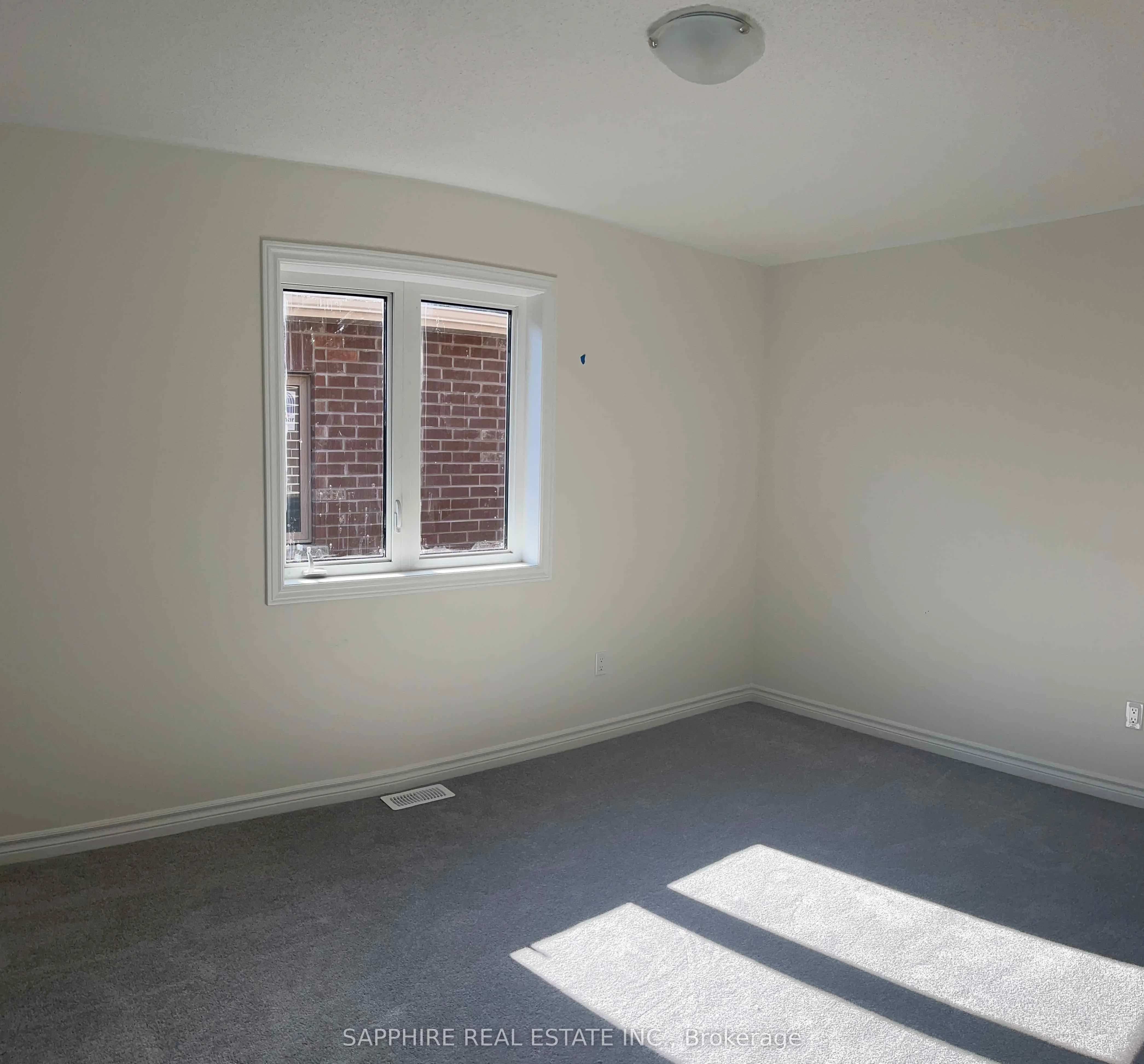 25 HUNTSWORTH Avenue