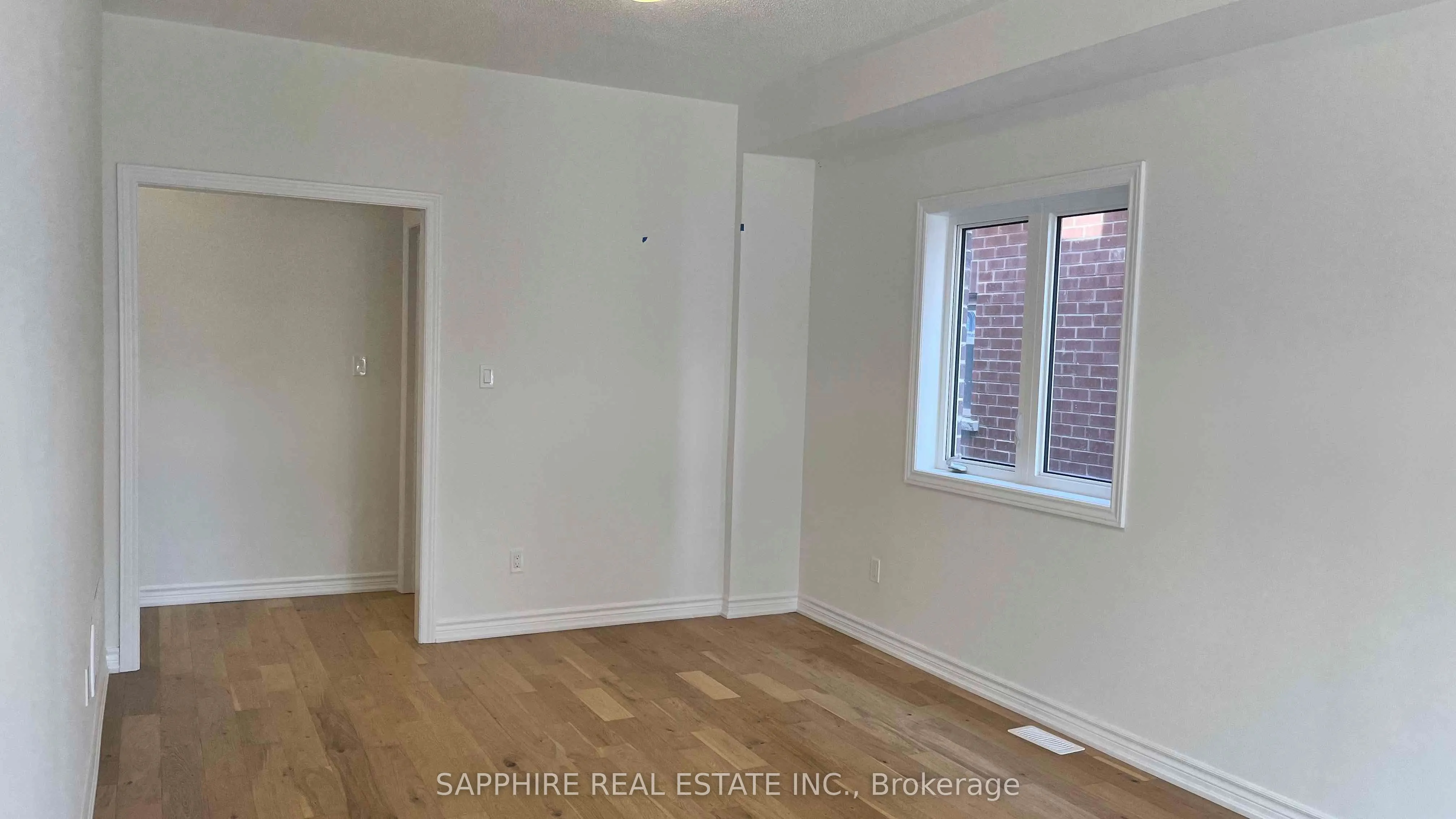 25 HUNTSWORTH Avenue