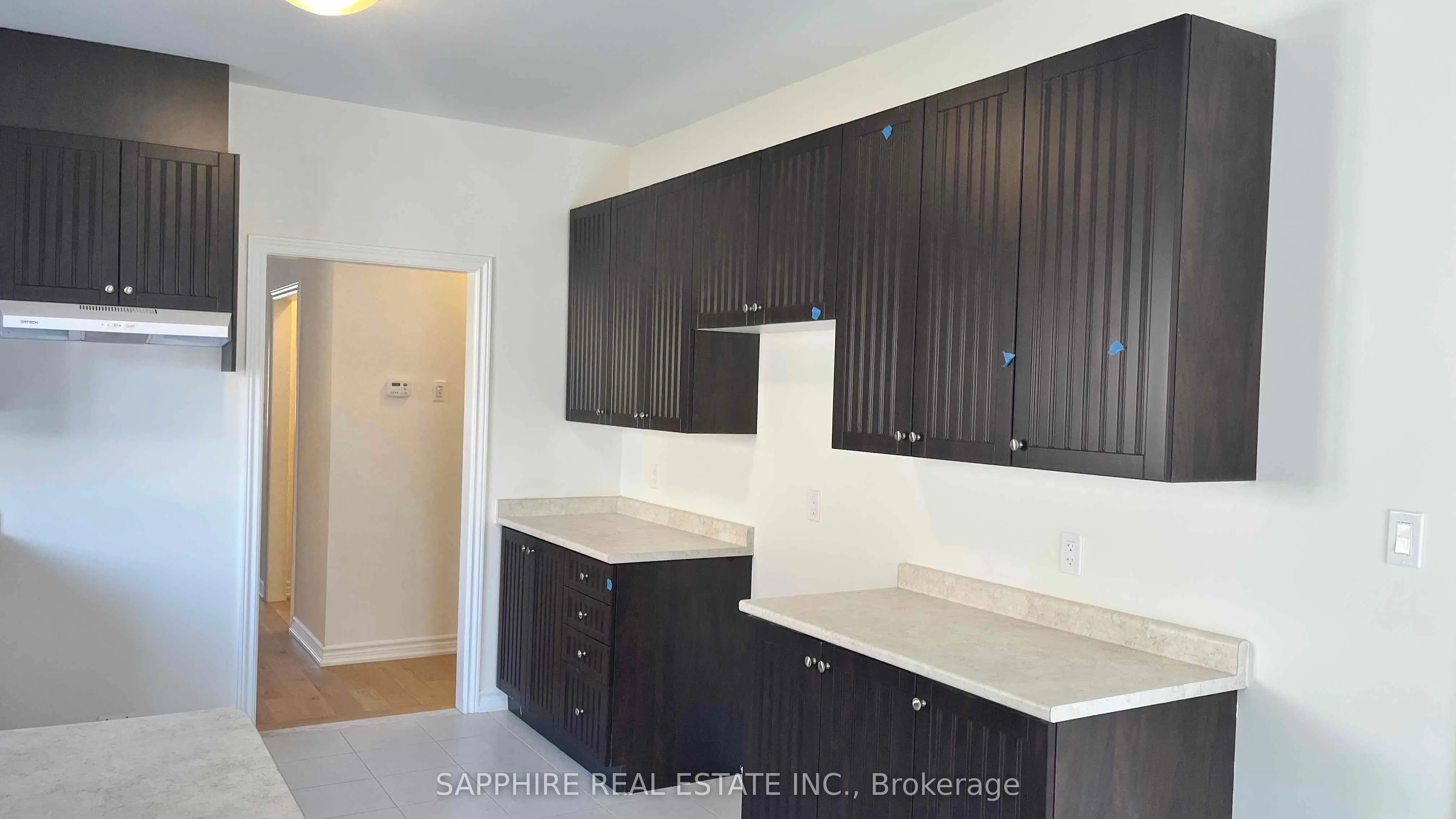 25 HUNTSWORTH Avenue