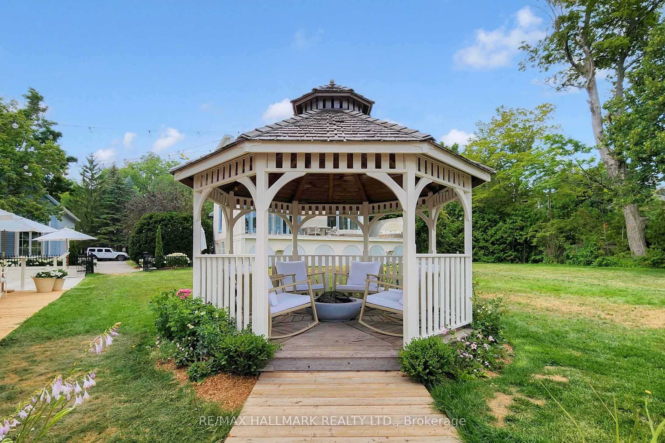 346 Picton Main Street