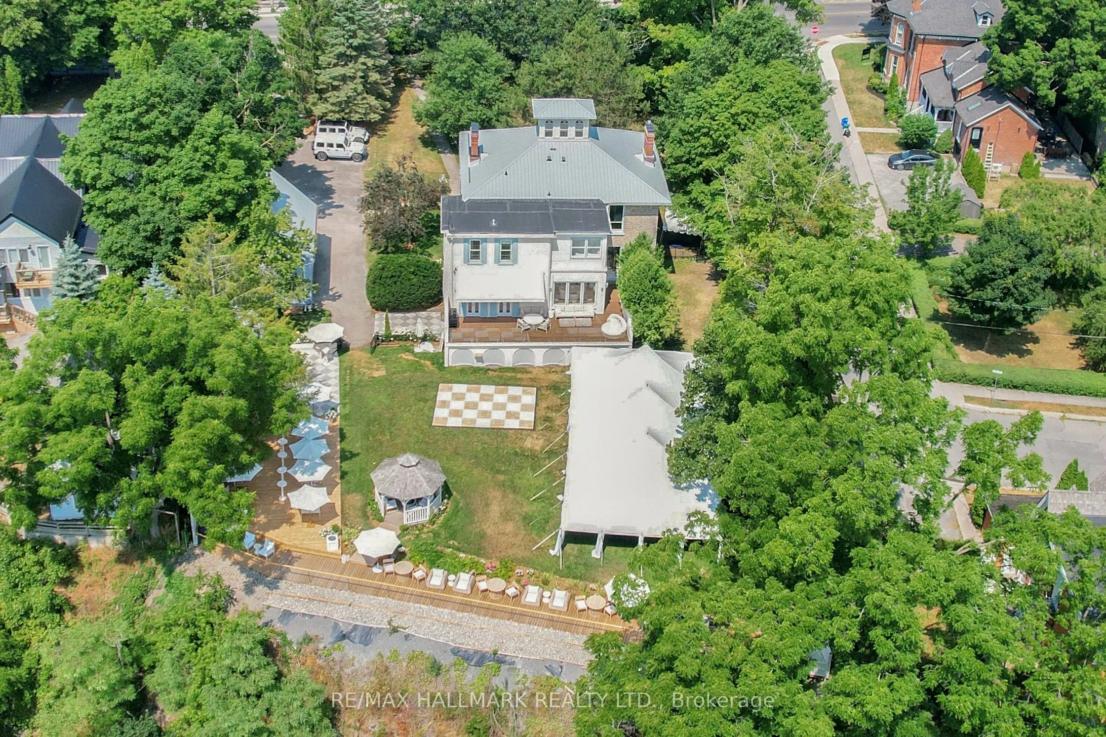346 Picton Main Street