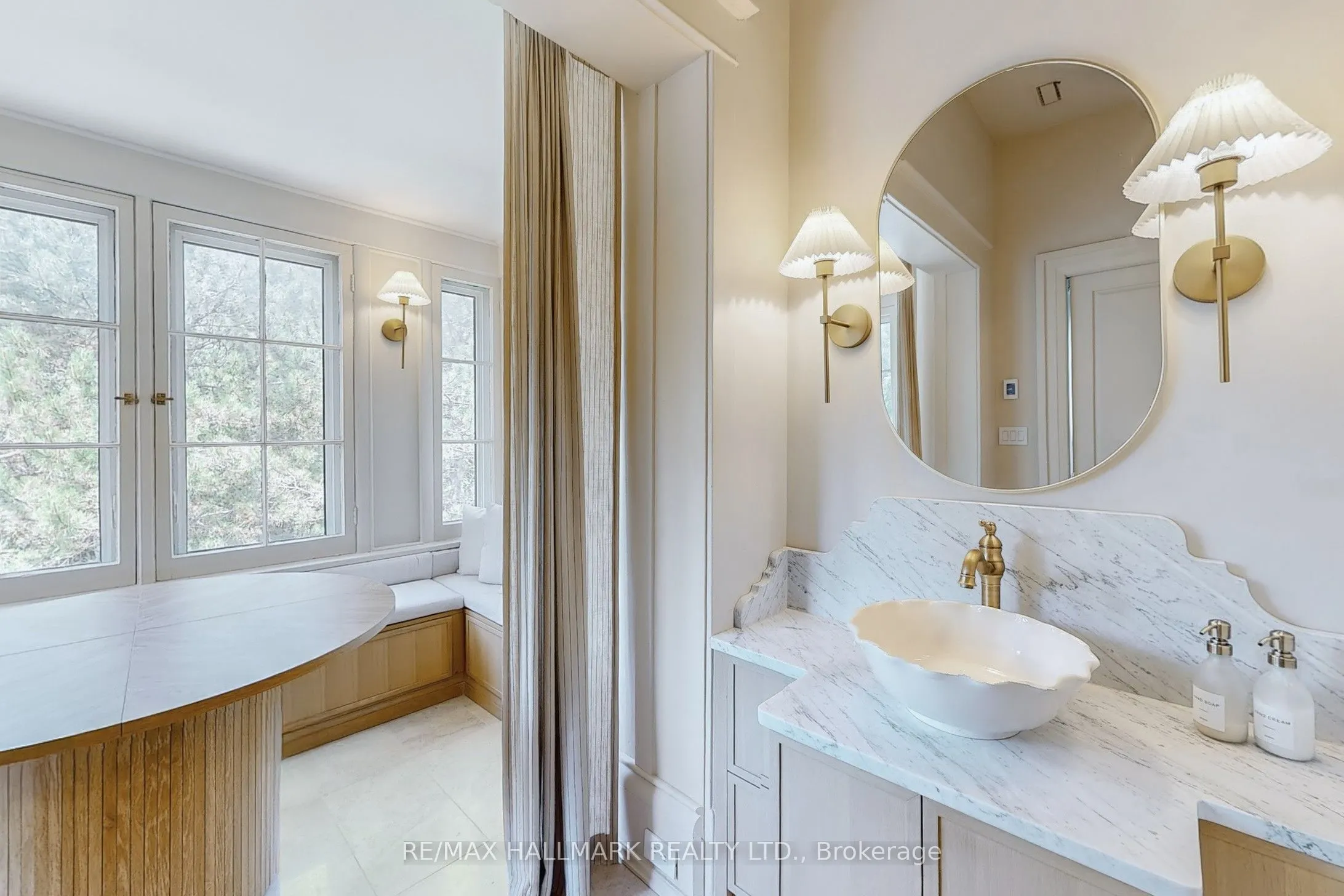 346 Picton Main Street