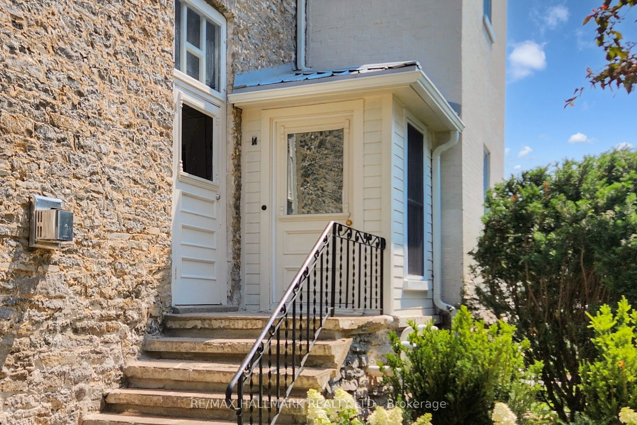 346 Picton Main Street