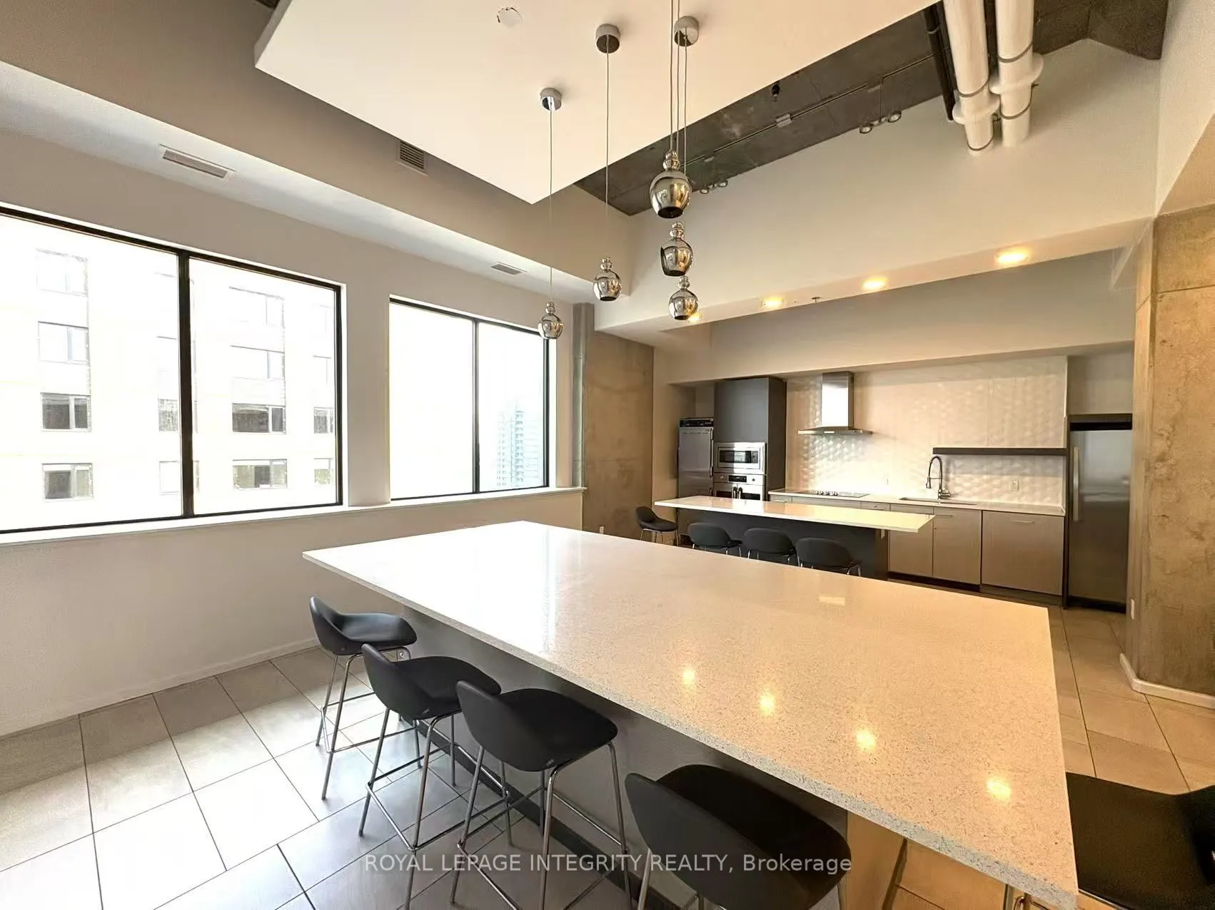 105 Champagne Avenue, #2010