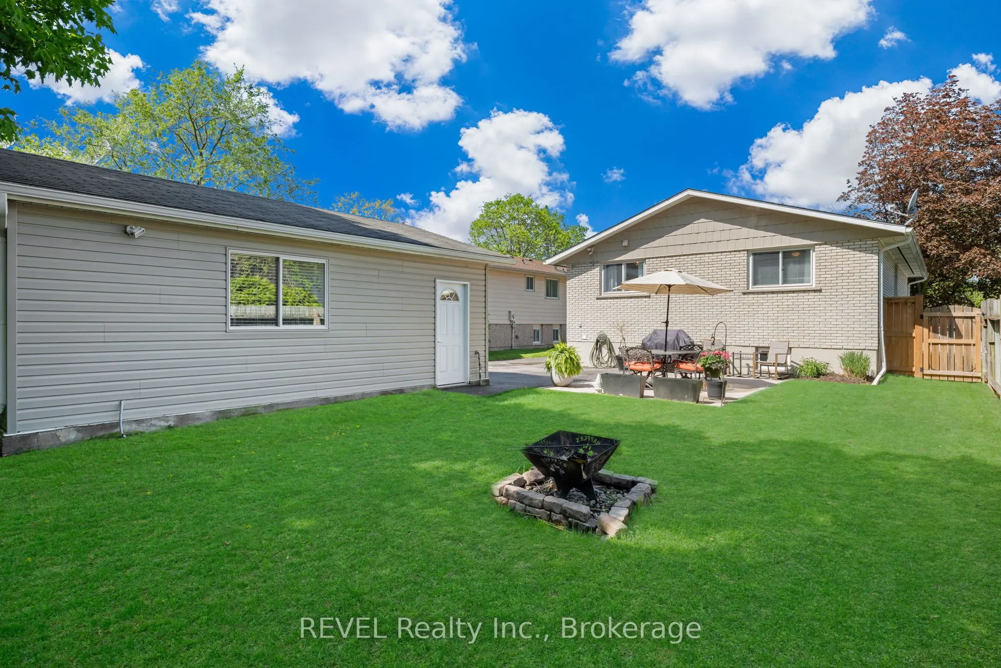 120 Royal Oak Drive