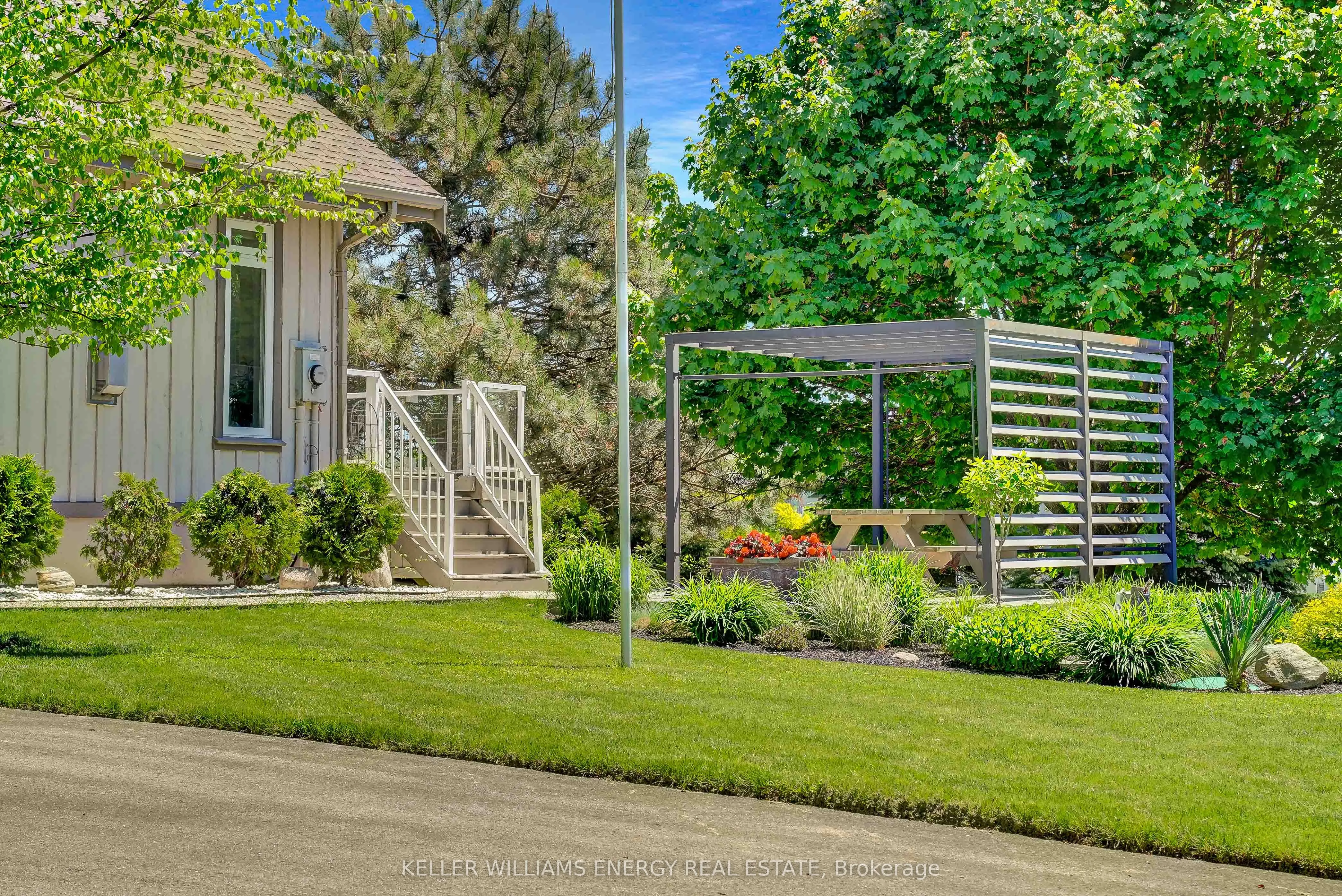 43 Smiths Bay Avenue