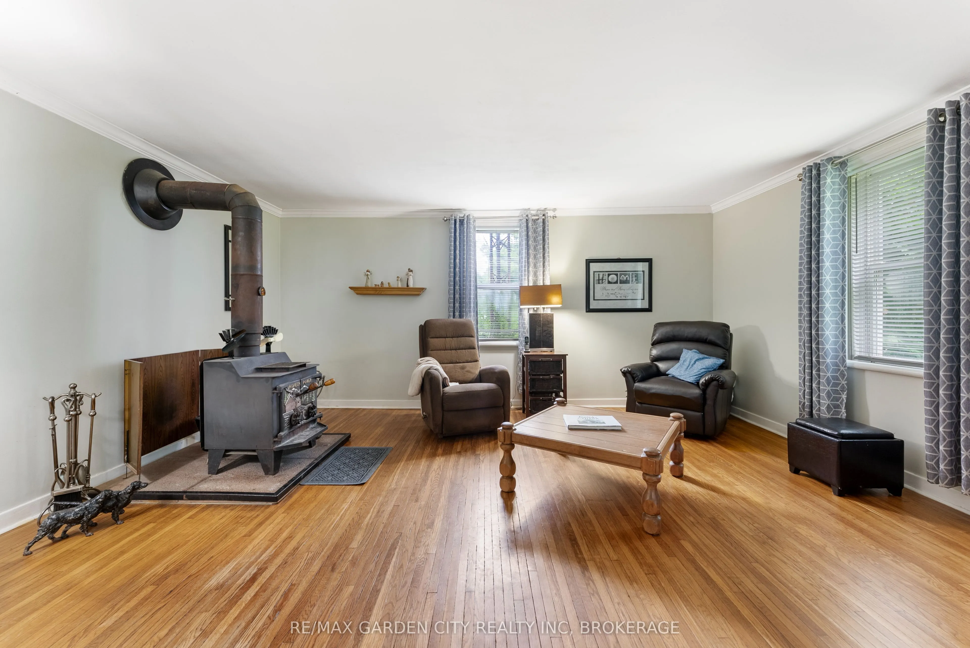 5400 North Service Road