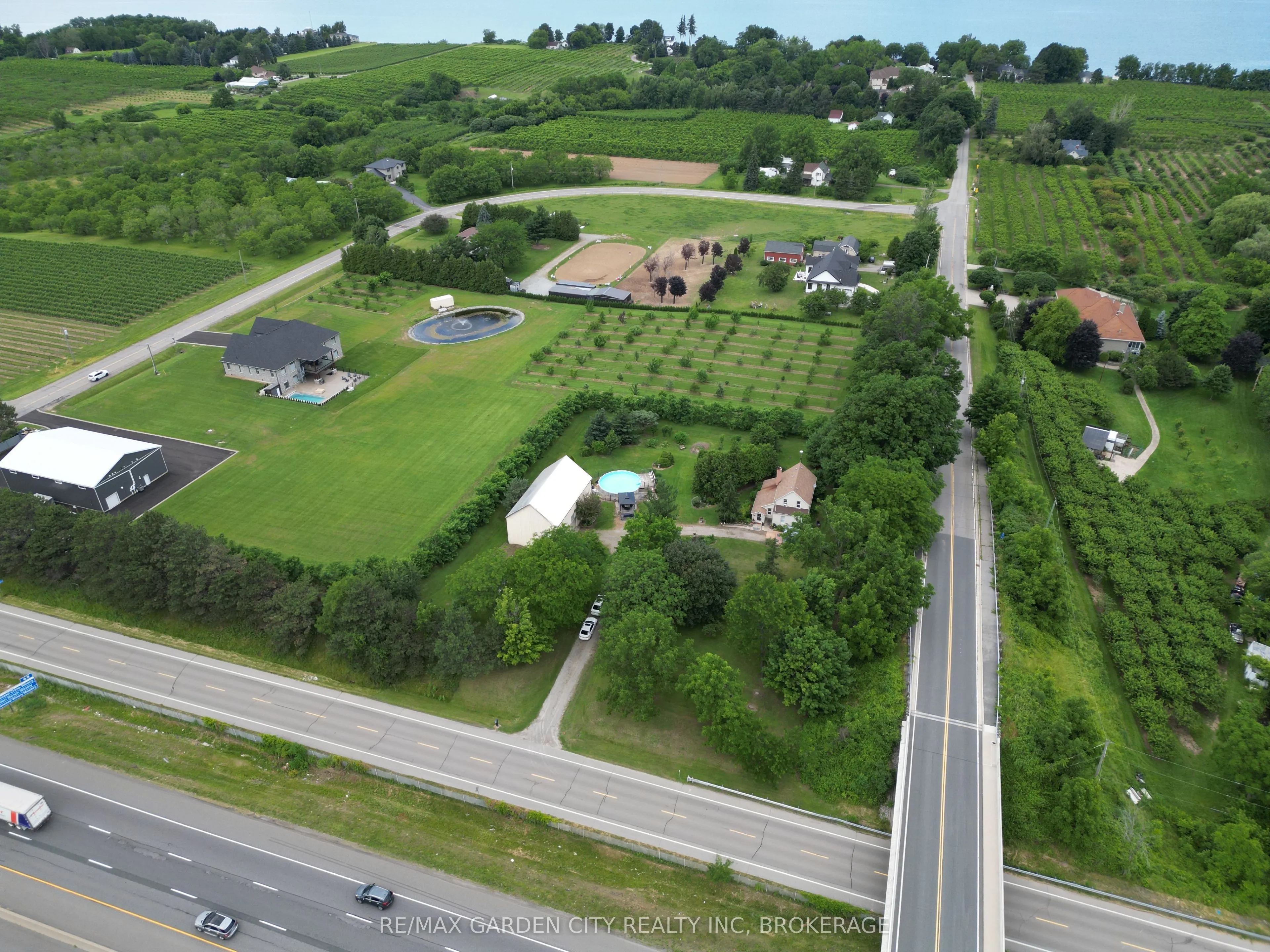 5400 North Service Road