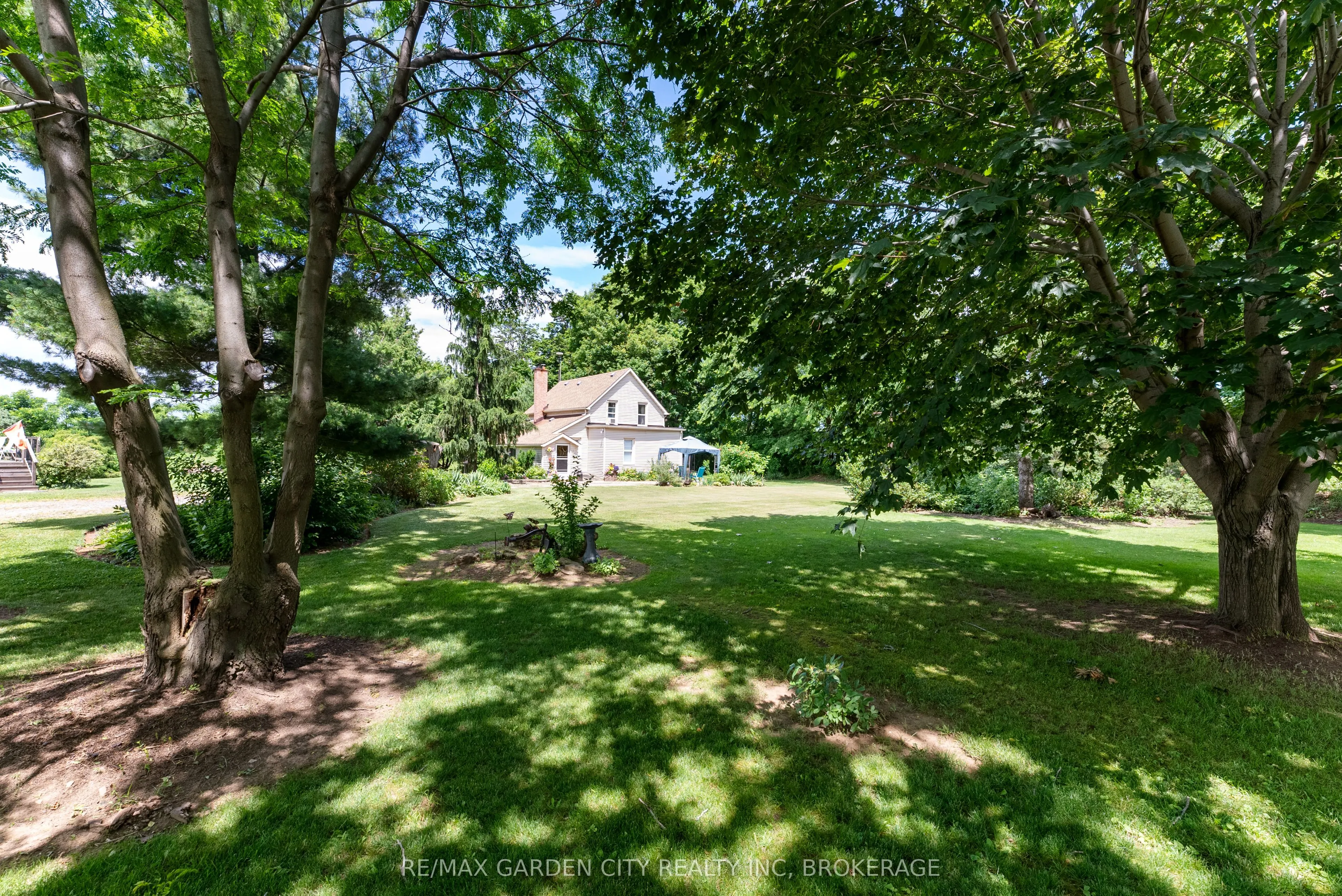 5400 North Service Road