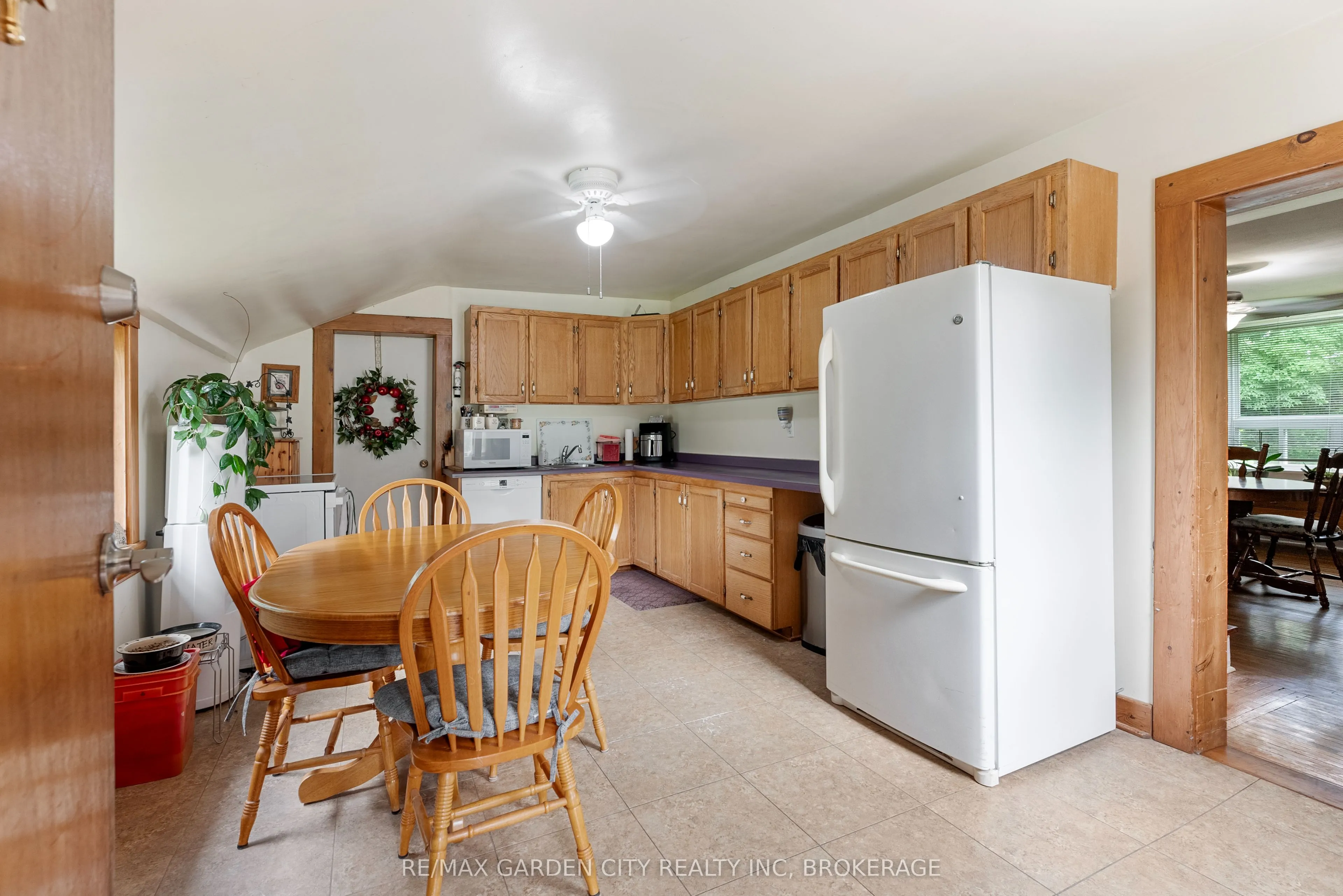 5400 North Service Road