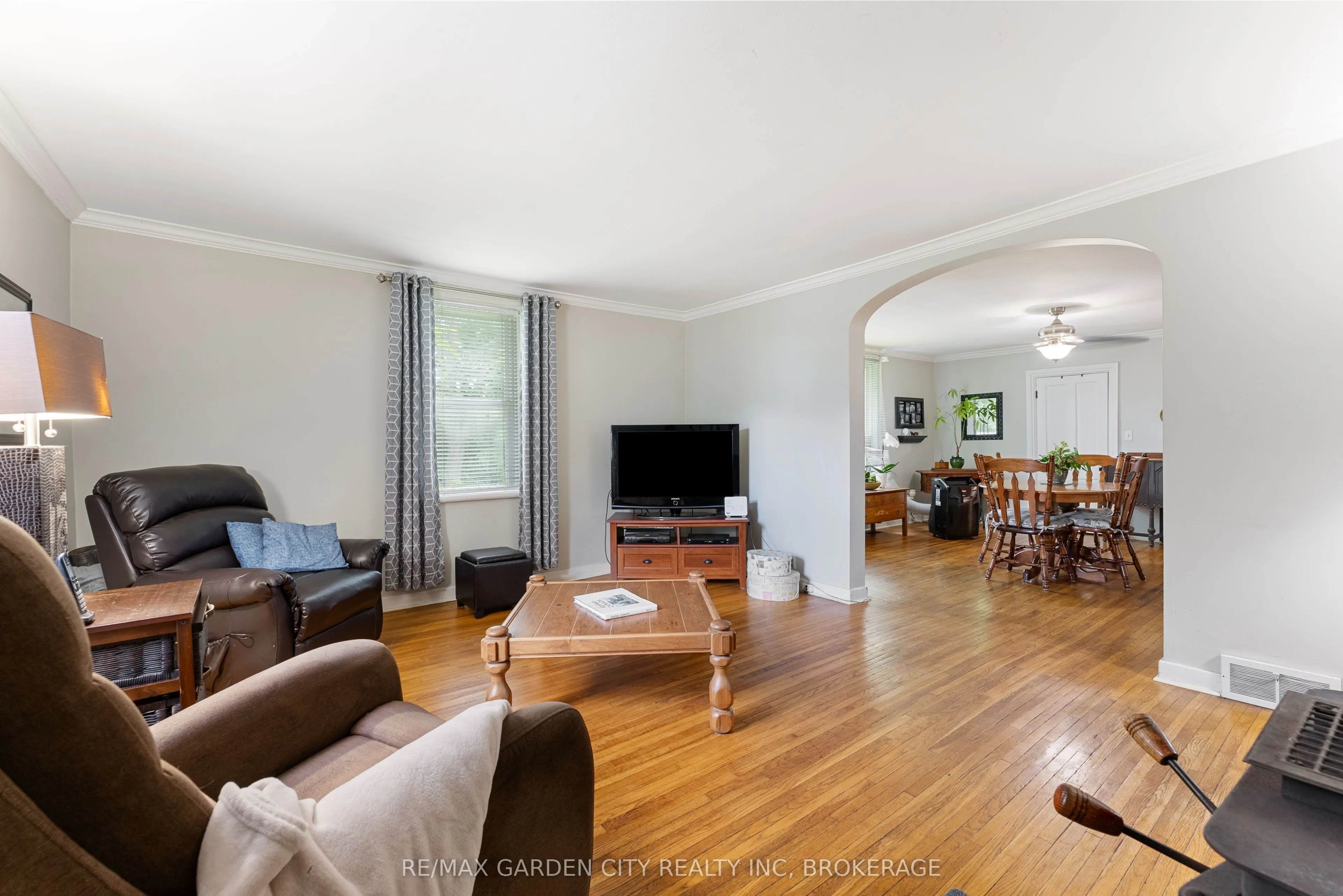 5400 North Service Road
