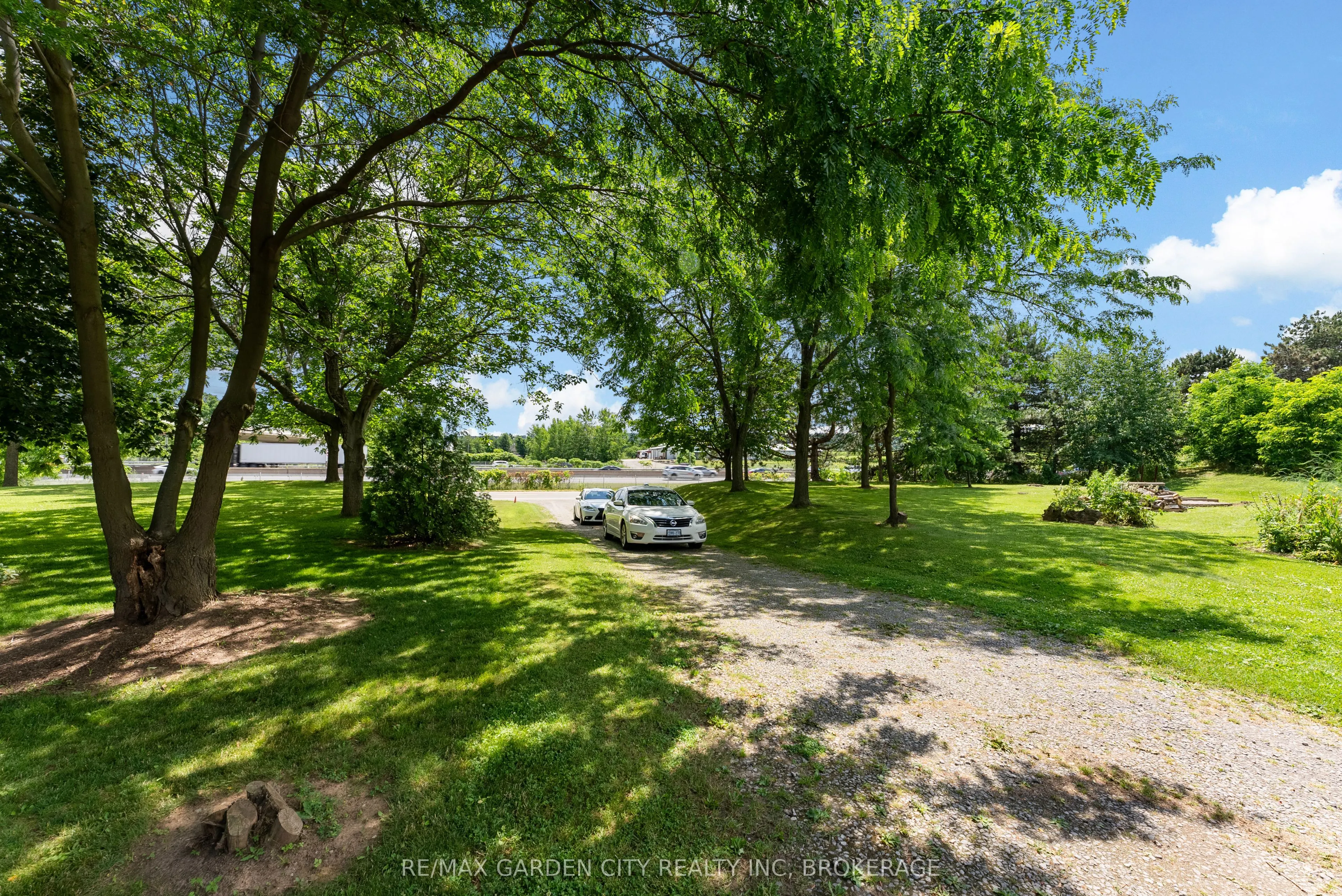 5400 North Service Road