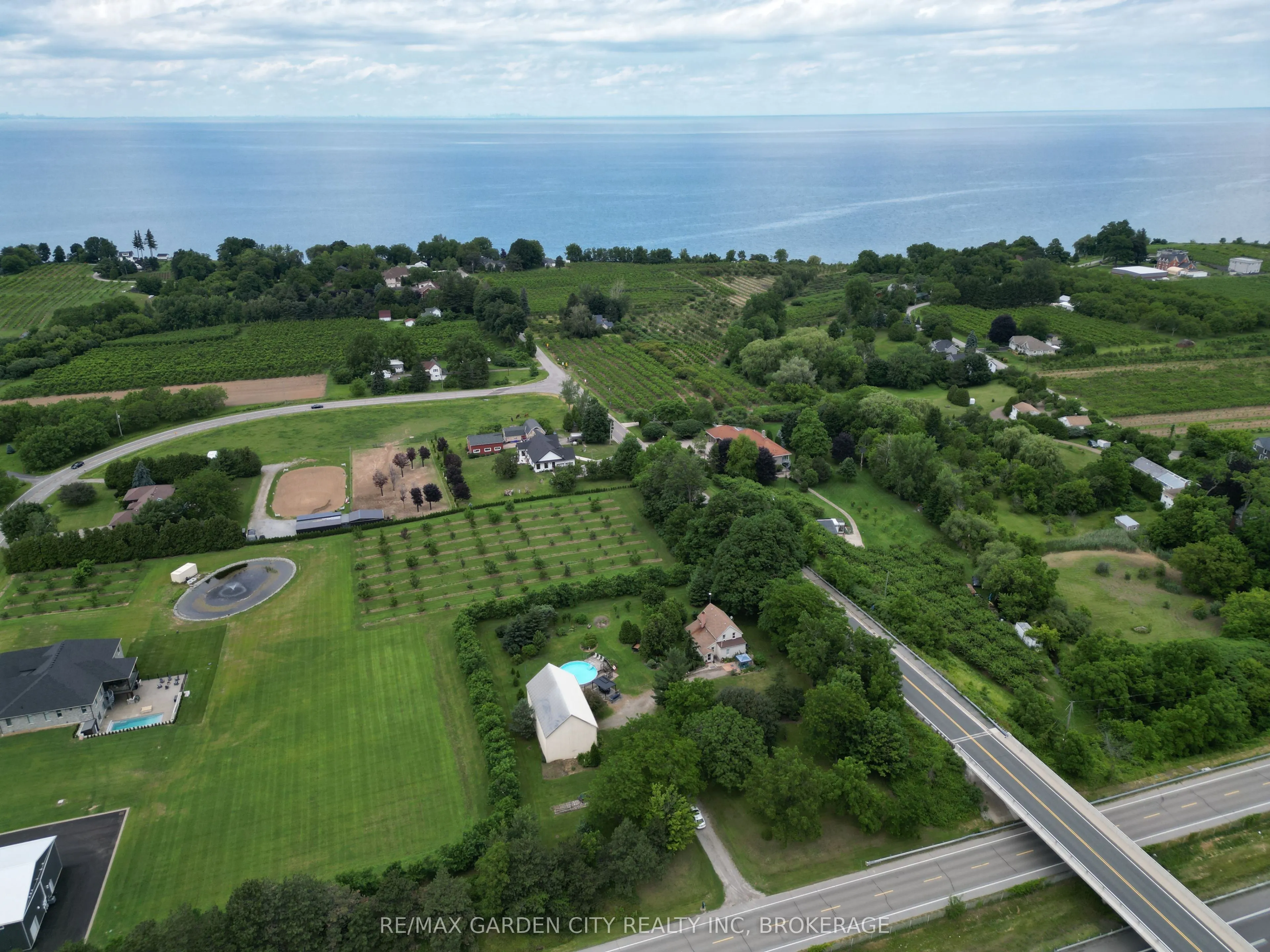 5400 North Service Road